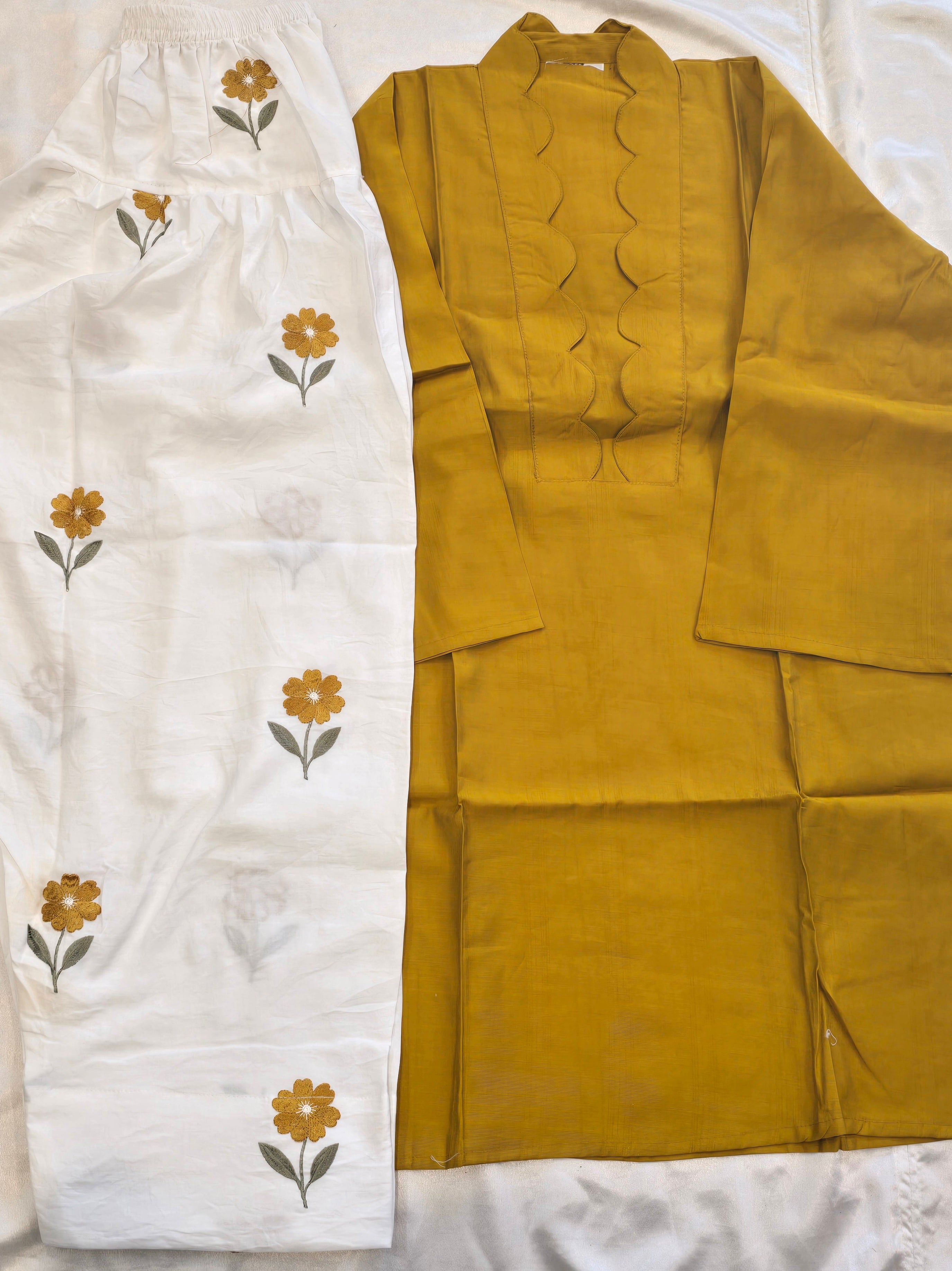 MUSTERED LINEN FARSHI SUIT Q