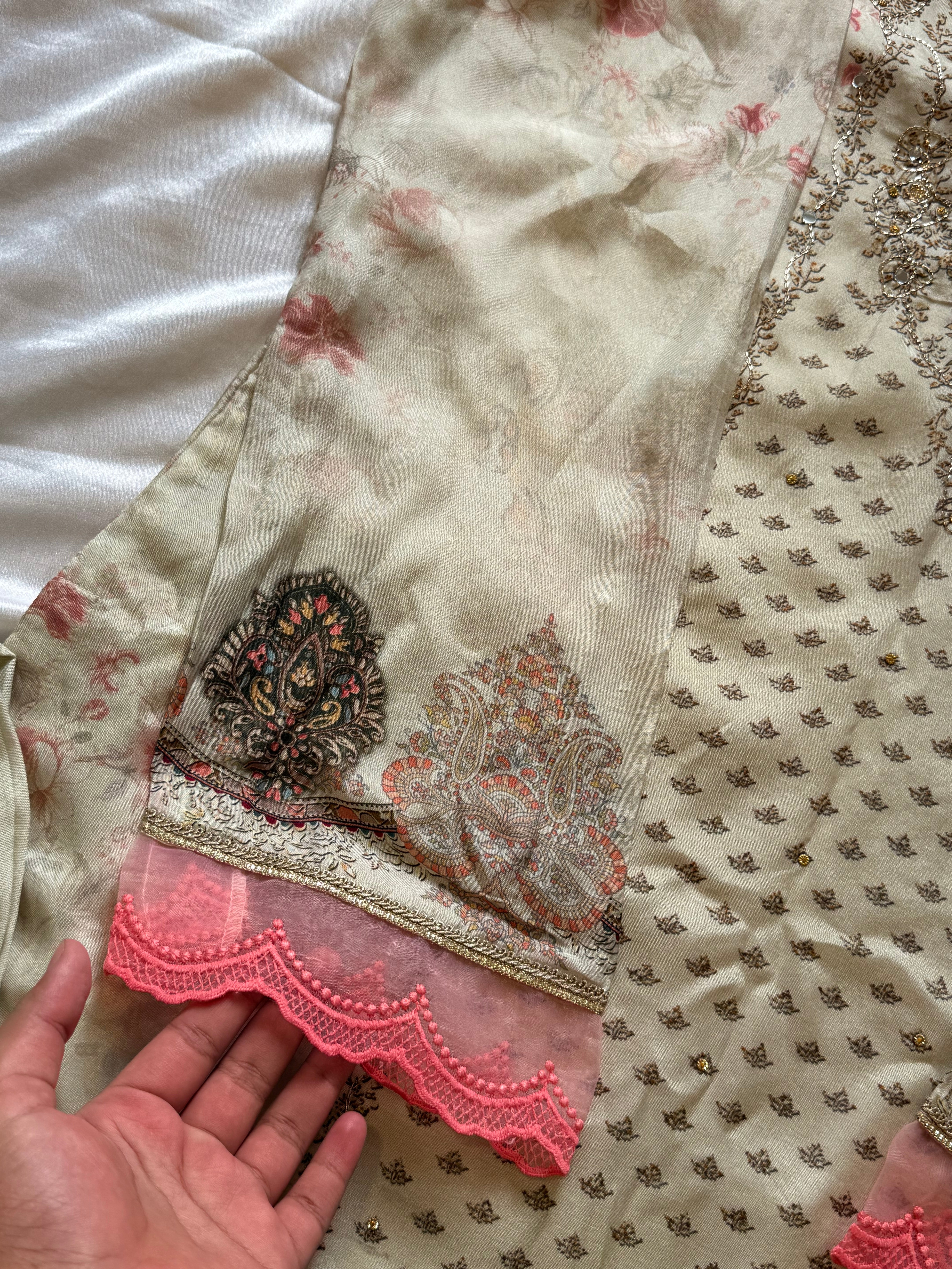 RAHI MUSLIN READYMADE SUIT