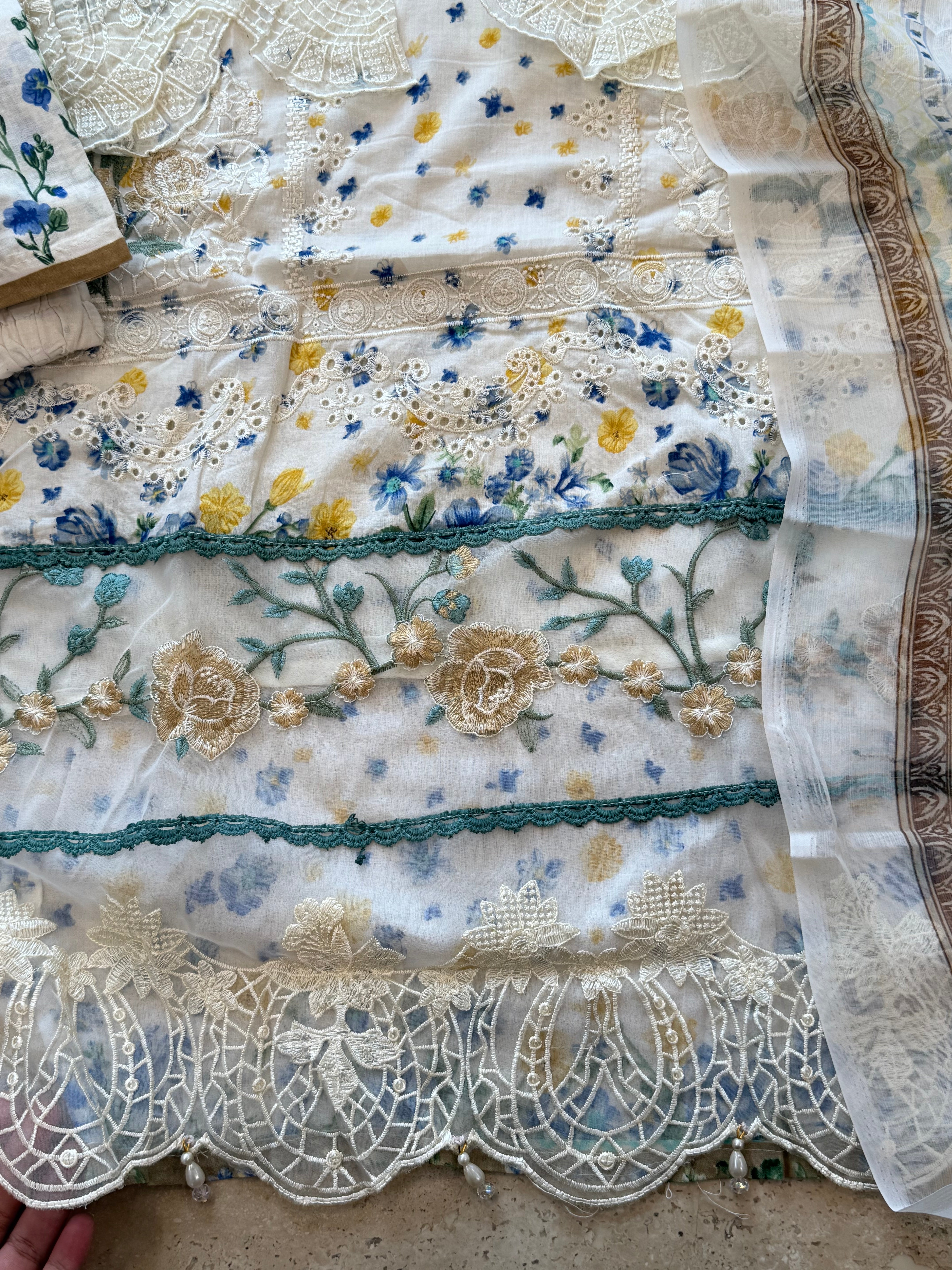 ELA READYMADE EMBROIDERED SUIT 16 q