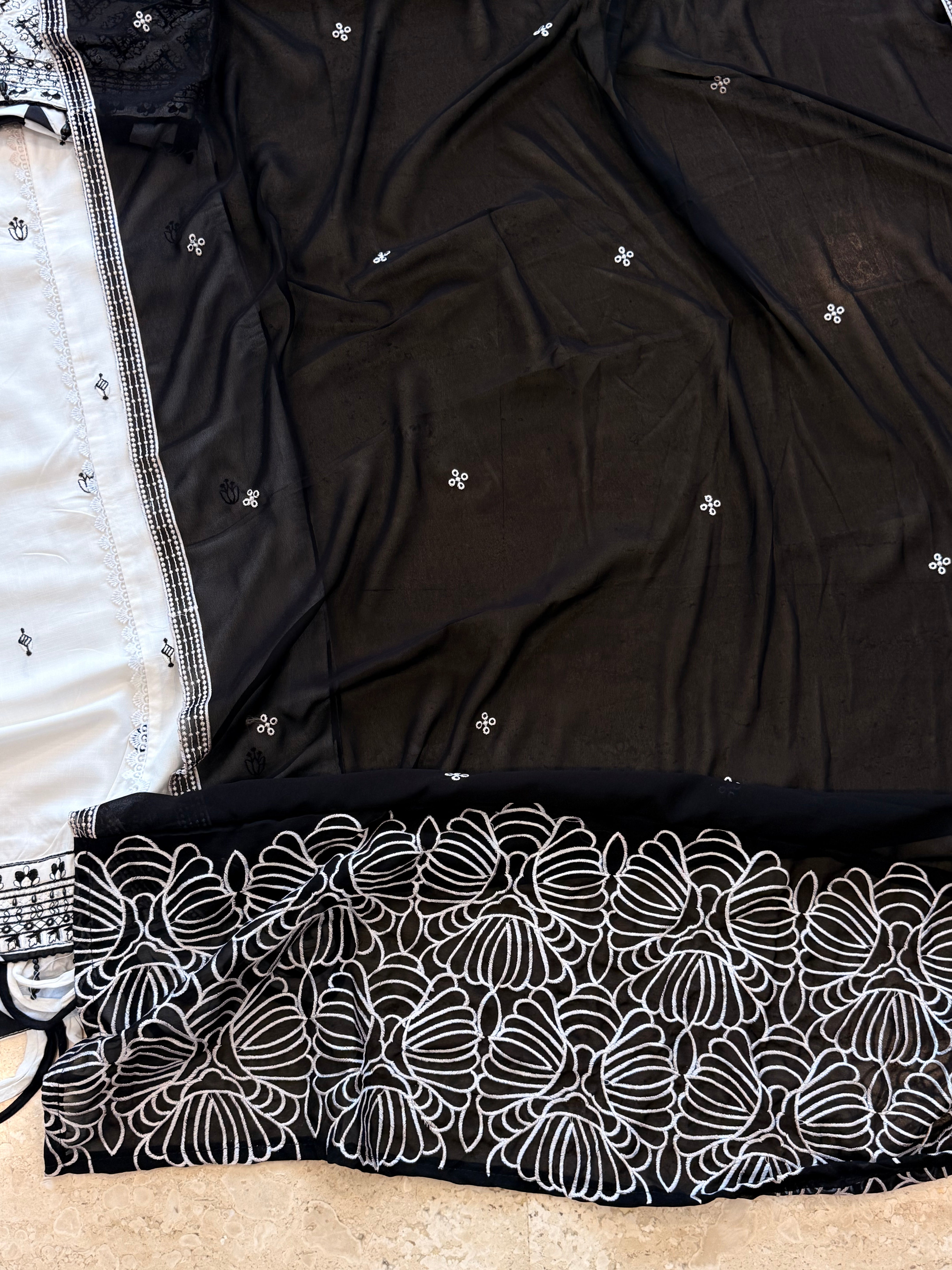 HANIA LAWN EMBROIDERY SUIT