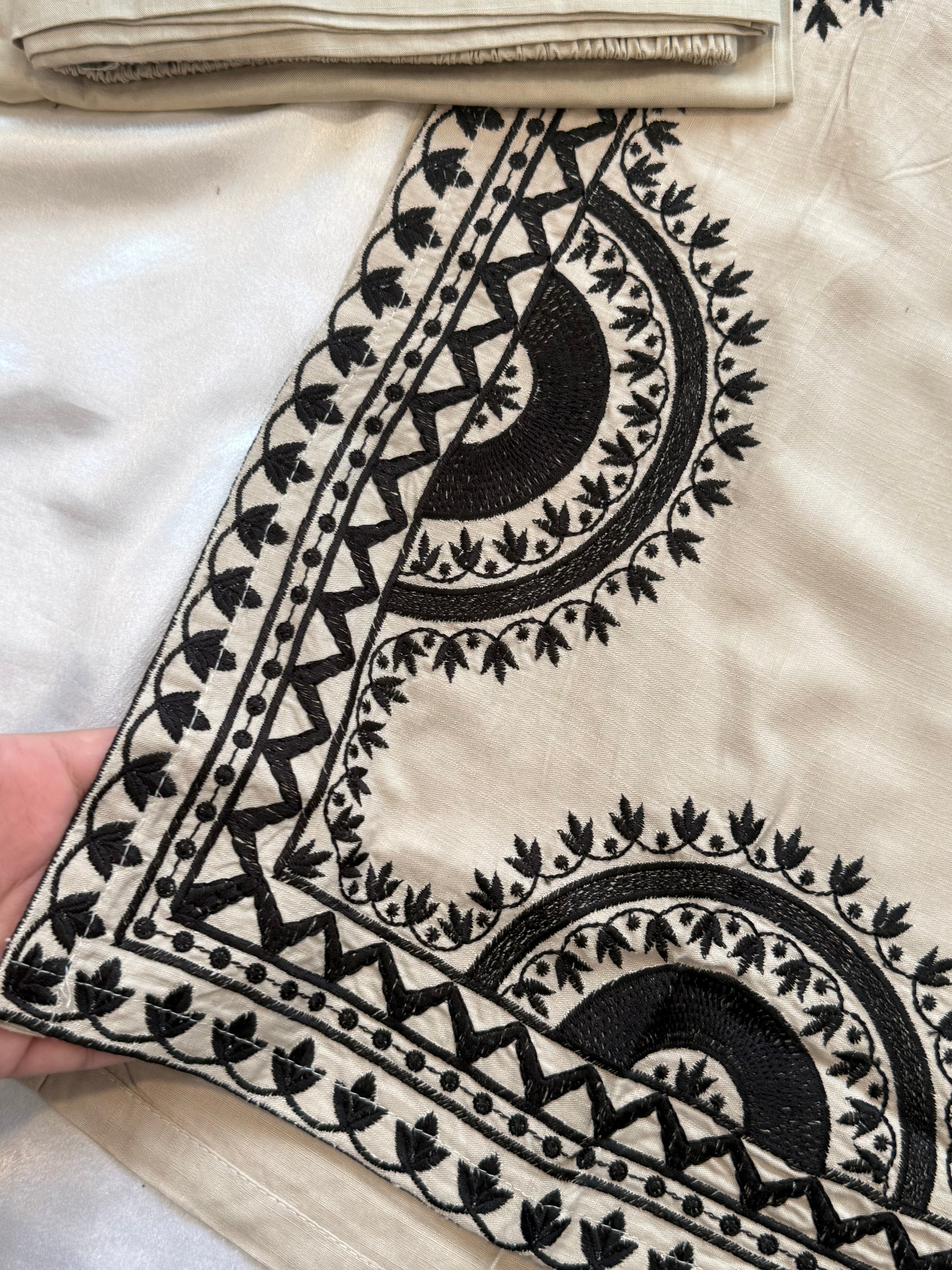 IMROZA LAWN EMBROIDERY SUIT 5