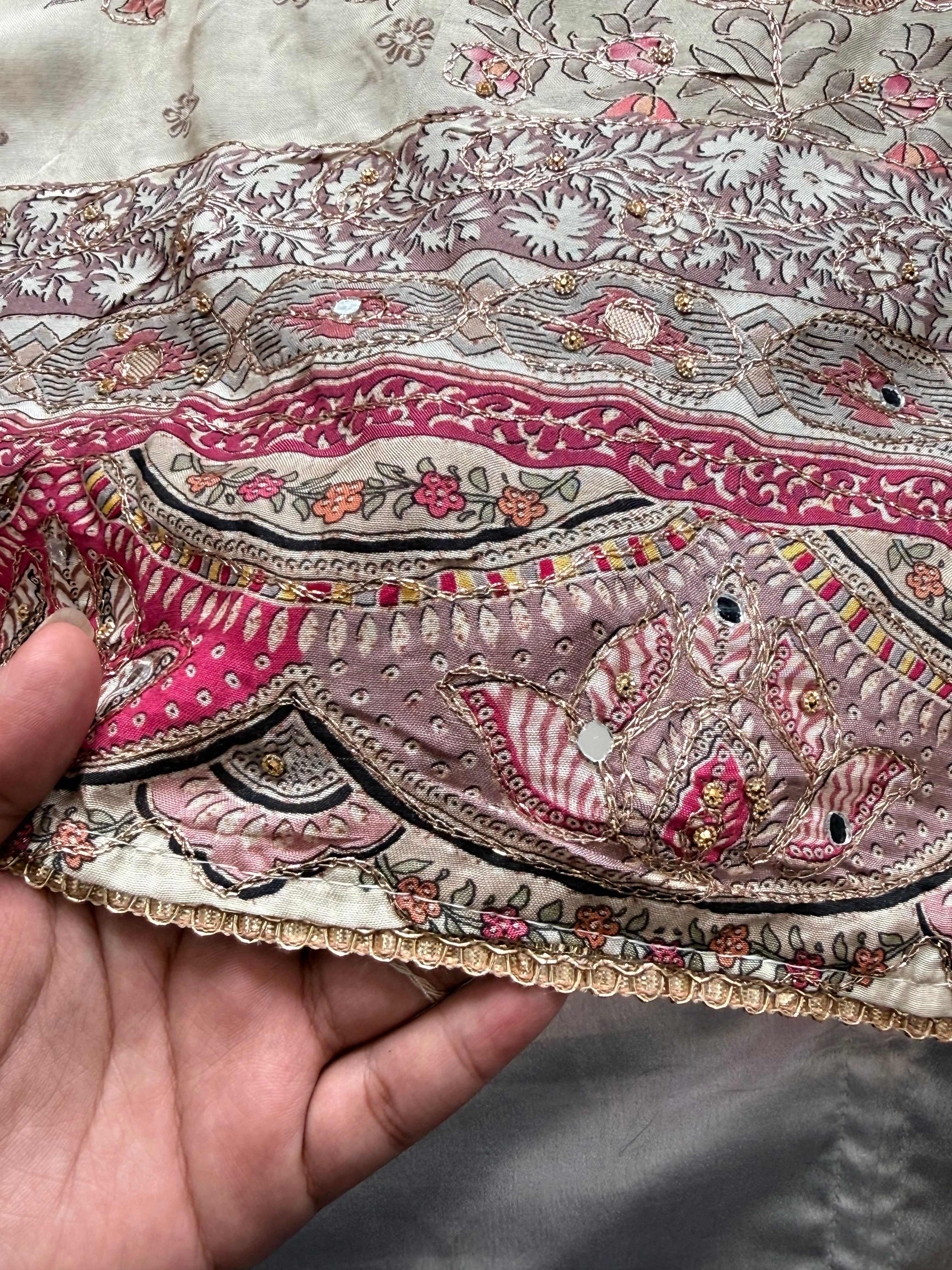 MUSLIN EMBROIDERY SUIT