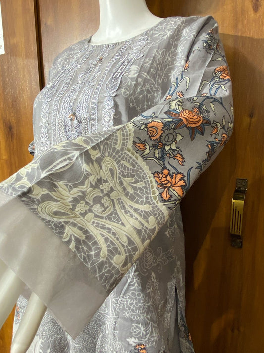 NEEDLE LAWN EMBROIDERY SUIT 4