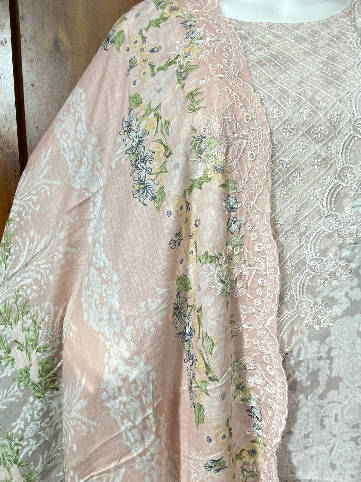 NEEDLE LAWN EMBROIDERY SUIT 3