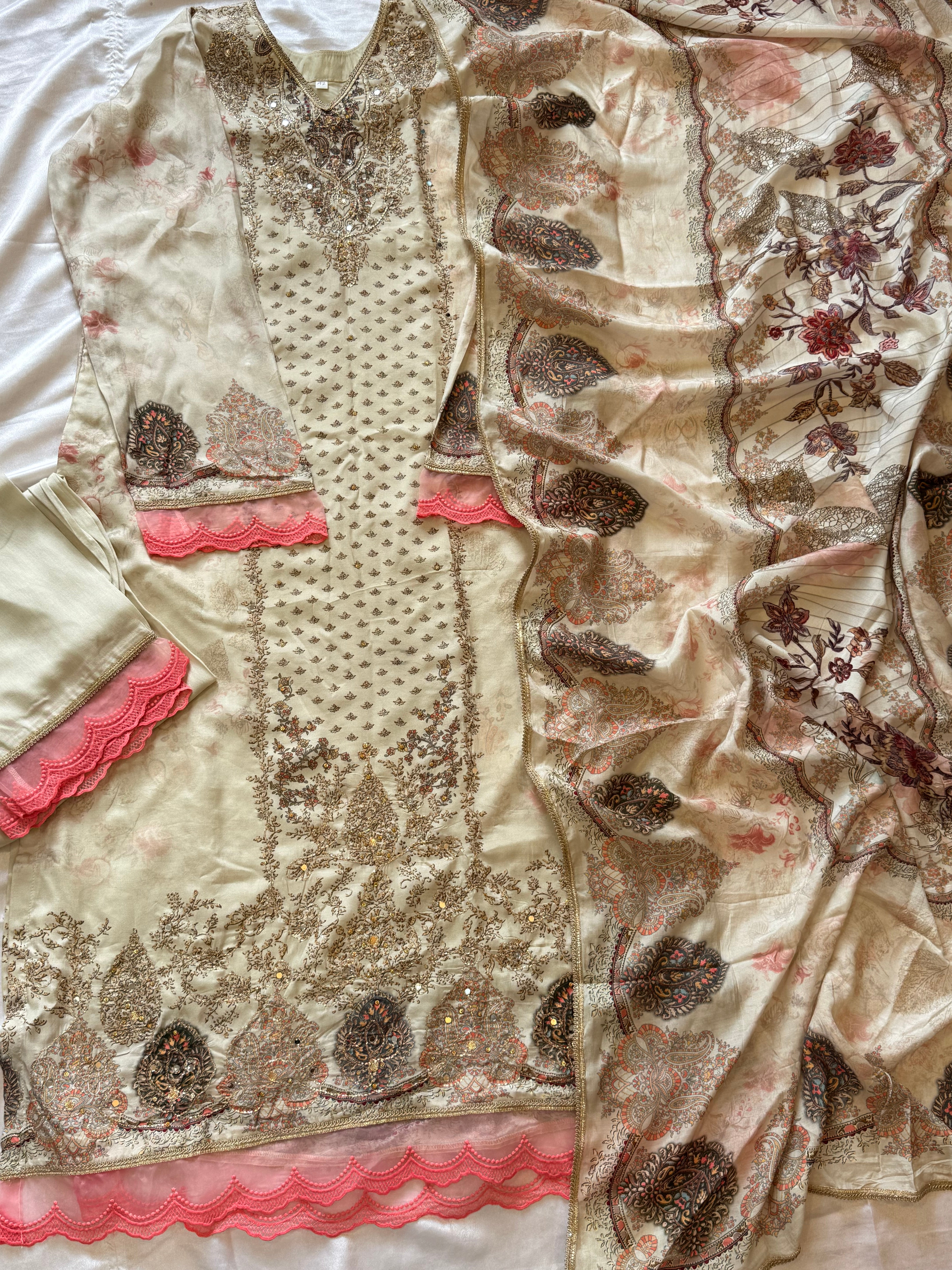 RAHI MUSLIN READYMADE SUIT