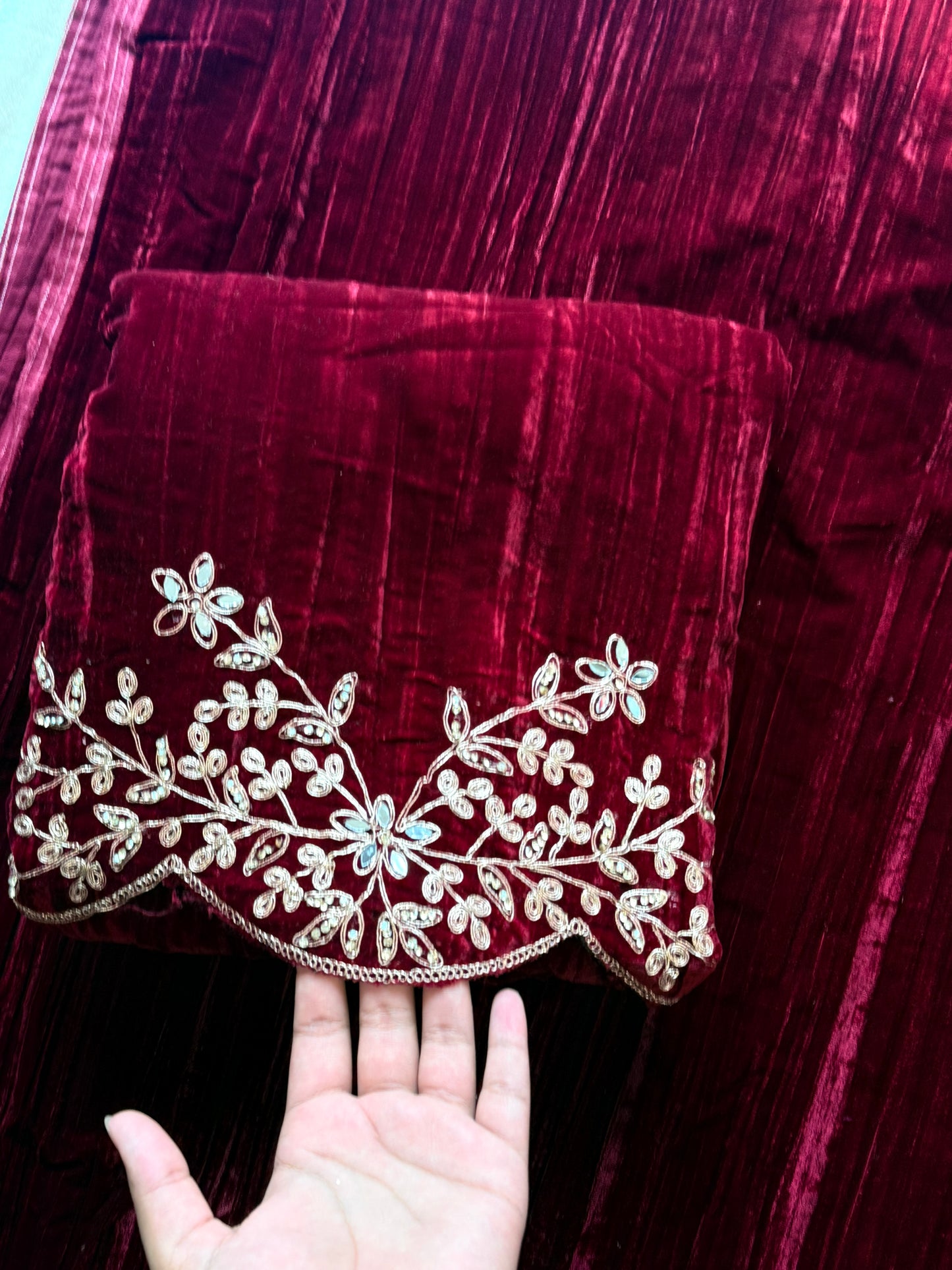 SAHER CRUSH VELVET EMBROIDERY SUIT 3 Q