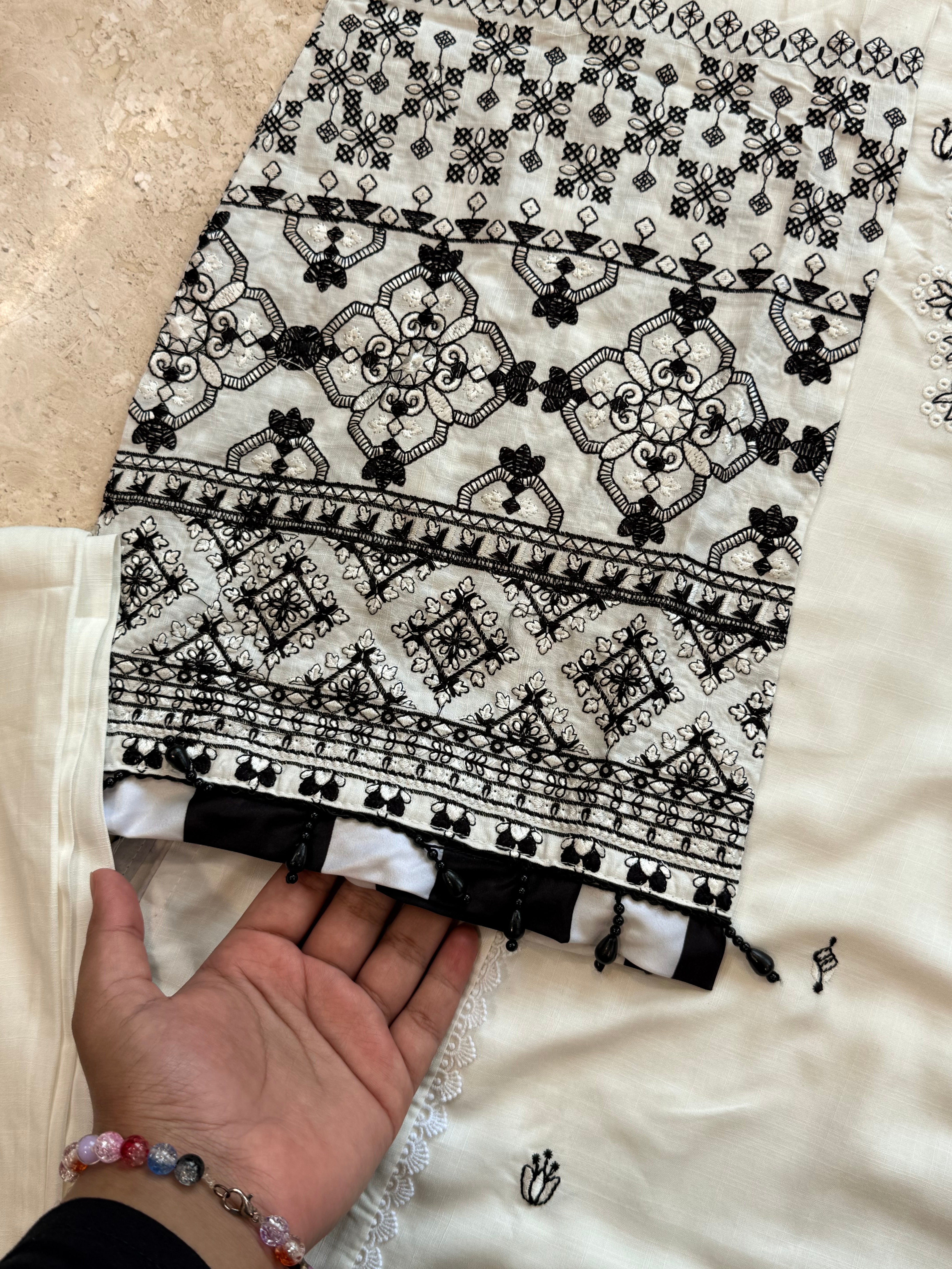 HANIA LAWN EMBROIDERY SUIT