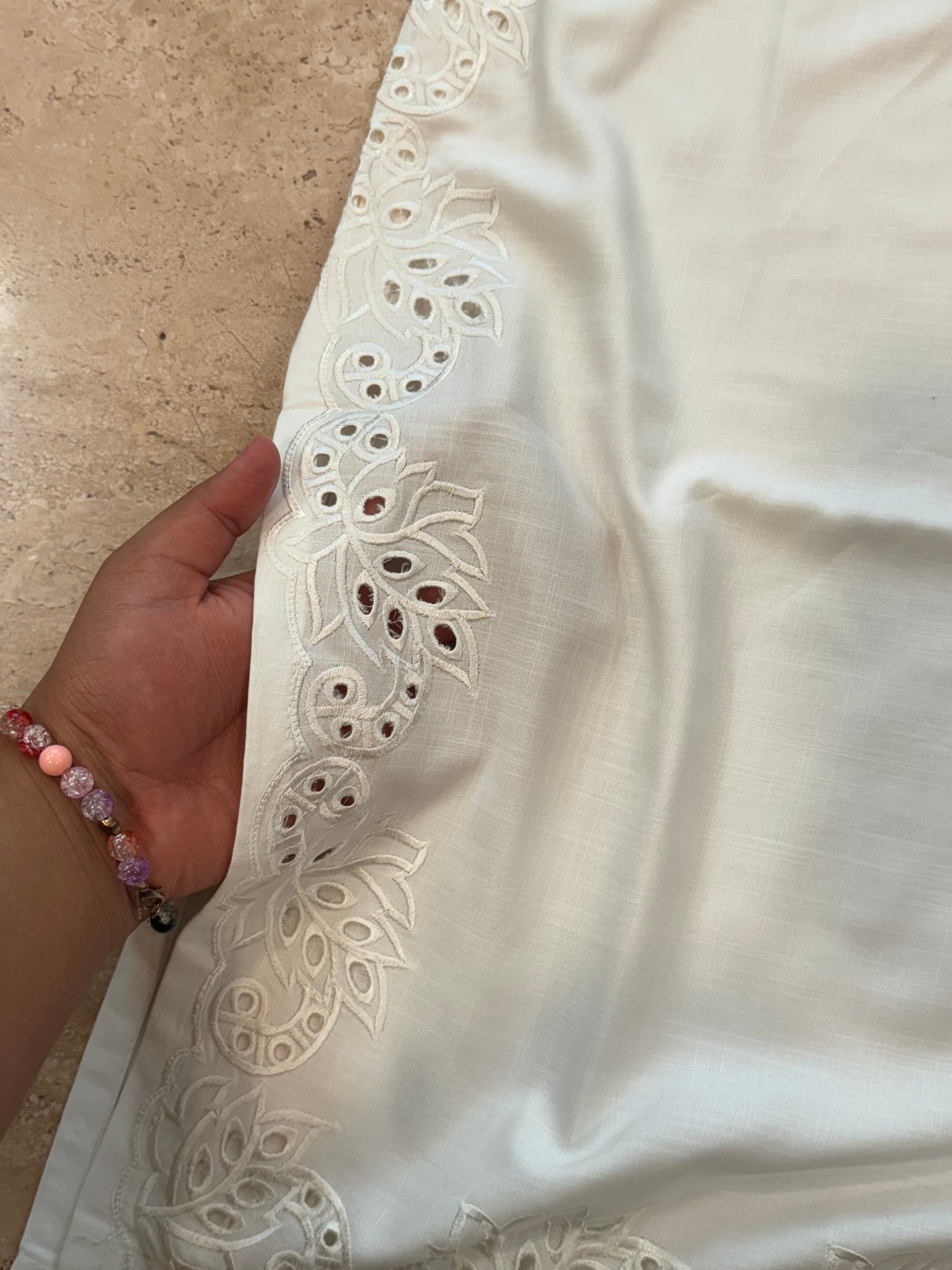 MILKY WHITE LAWN FLOWER FARSHI SUIT