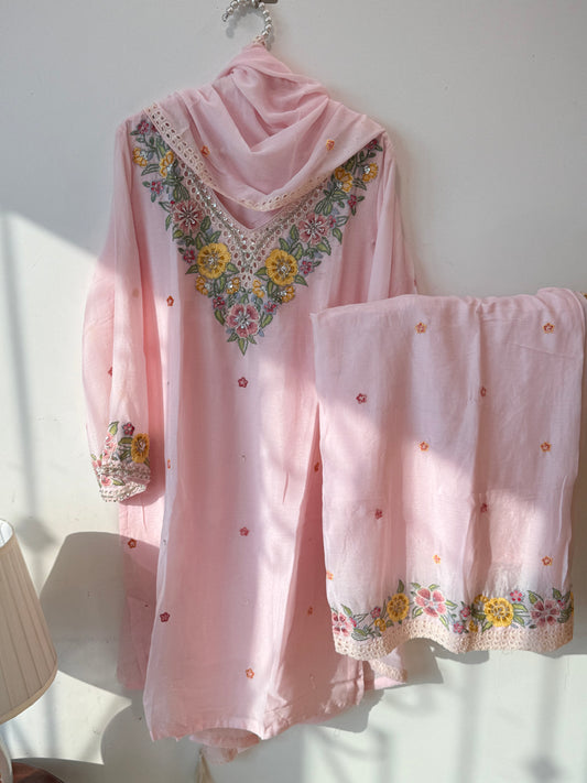 PARO CHINNON HANDWORK FROCK 4 Q