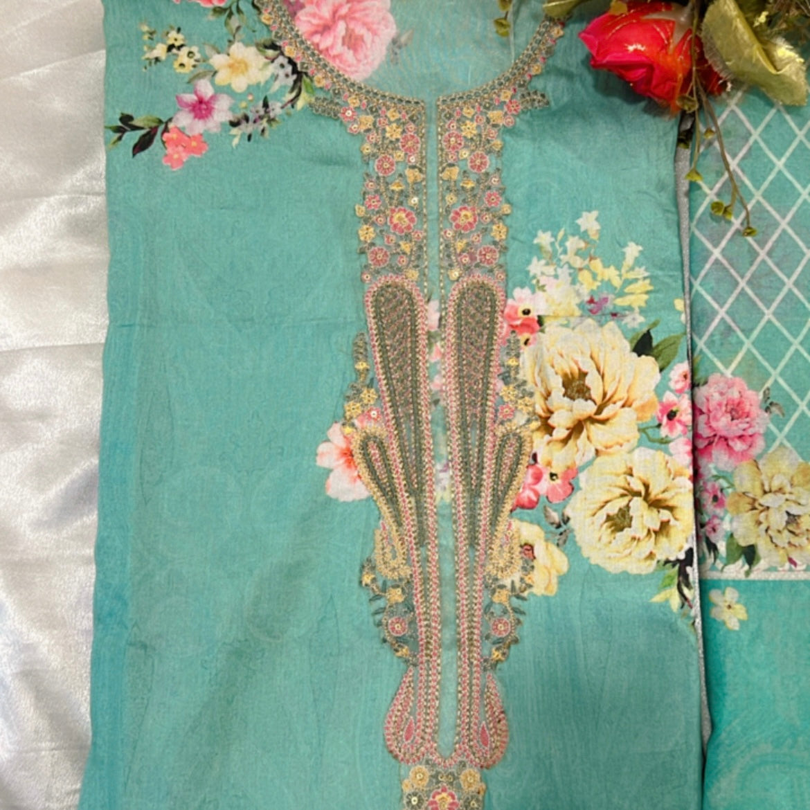 AMALEH LAWN NECK EMBROIDERY SEA GREEN SUIT