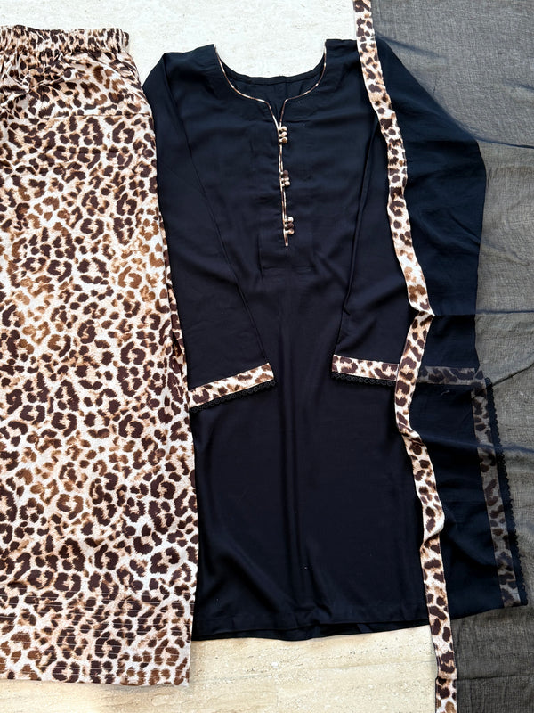 CHEETA FARSHI READYMADE SUIT 2