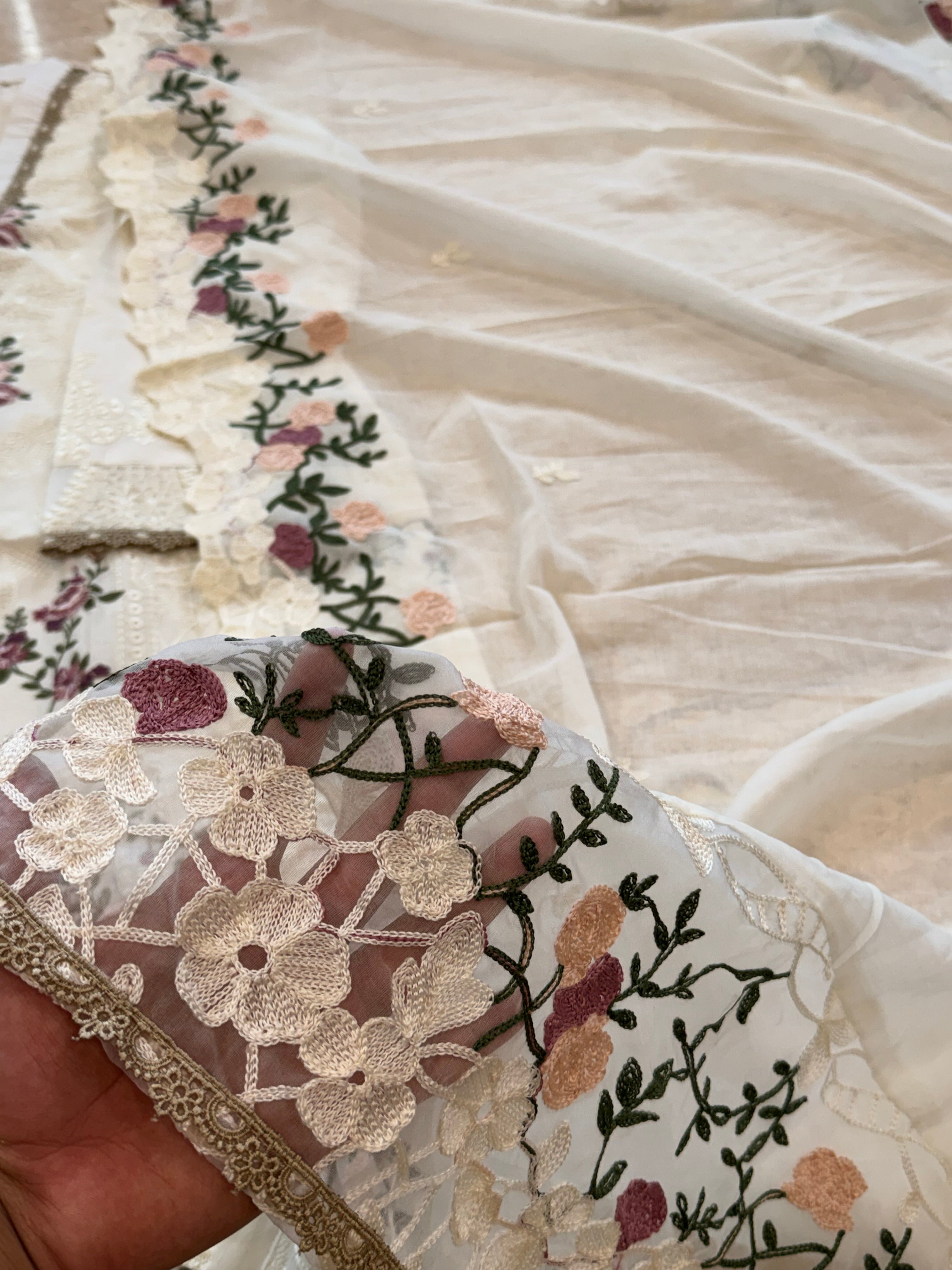 YUMNA OFF-WHITE READYMADE SUIT