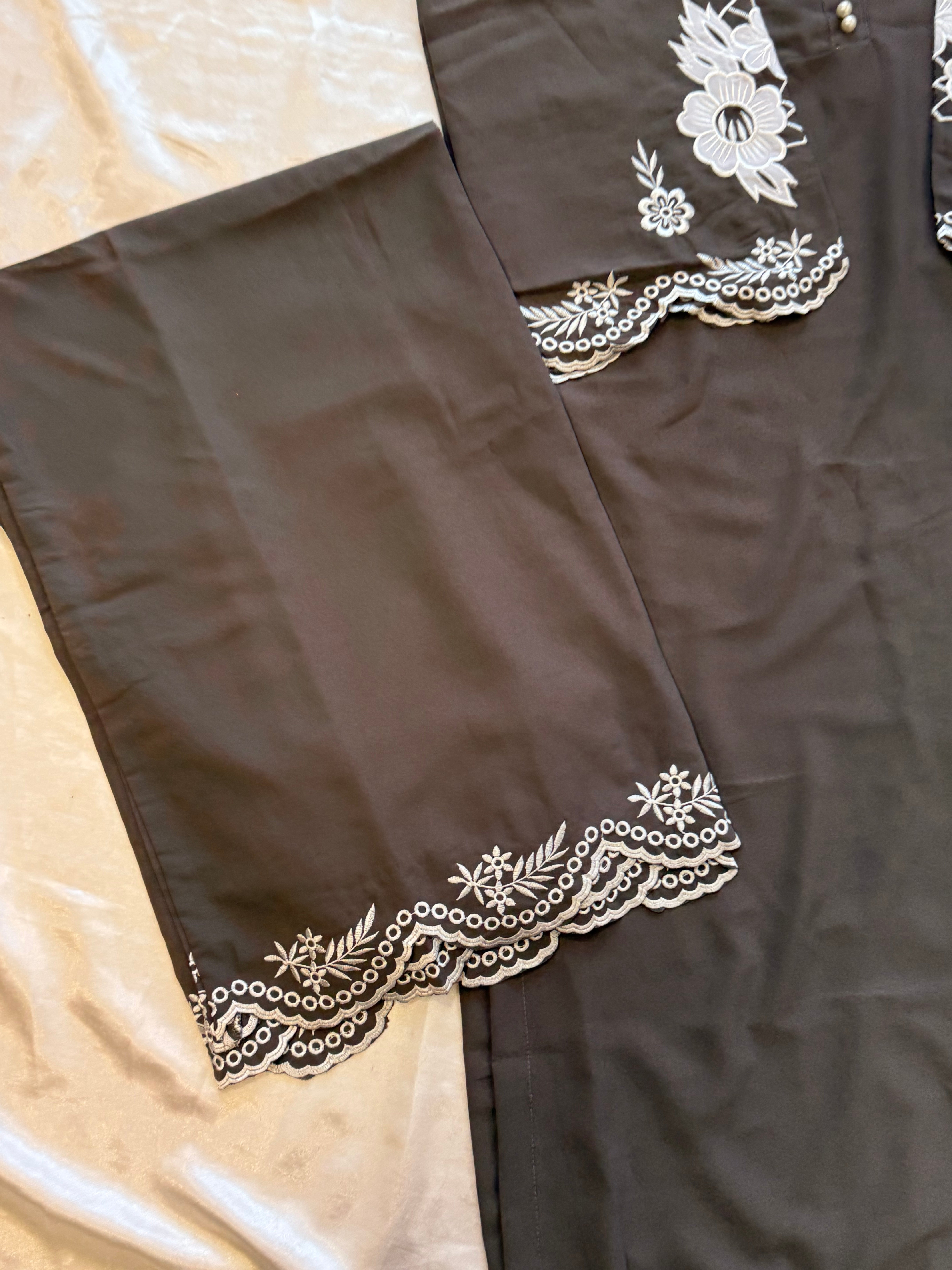 LONG KAFTAN EMBROIDERY SUIT 3