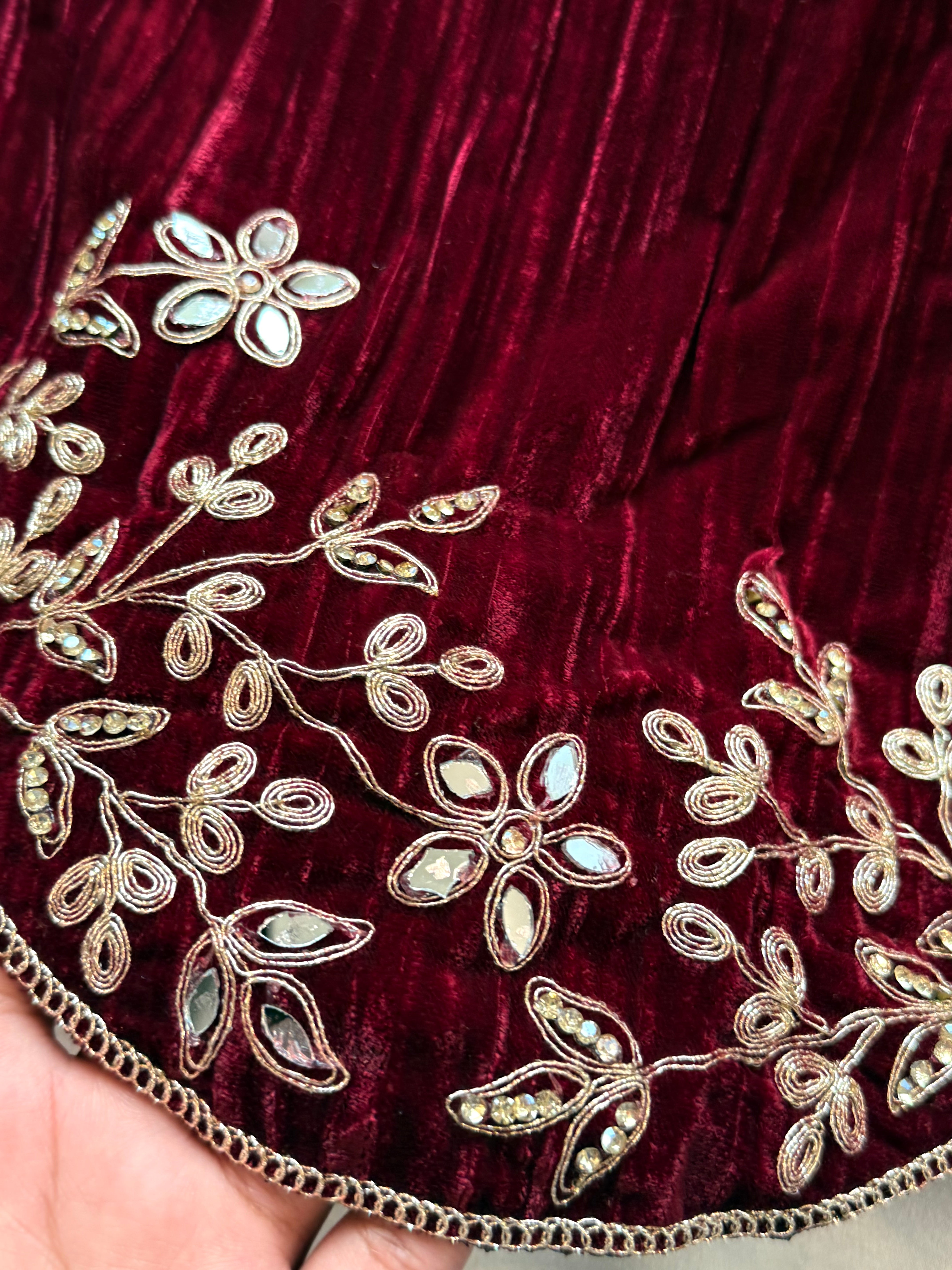 SAHER CRUSH VELVET EMBROIDERY SUIT 3 Q