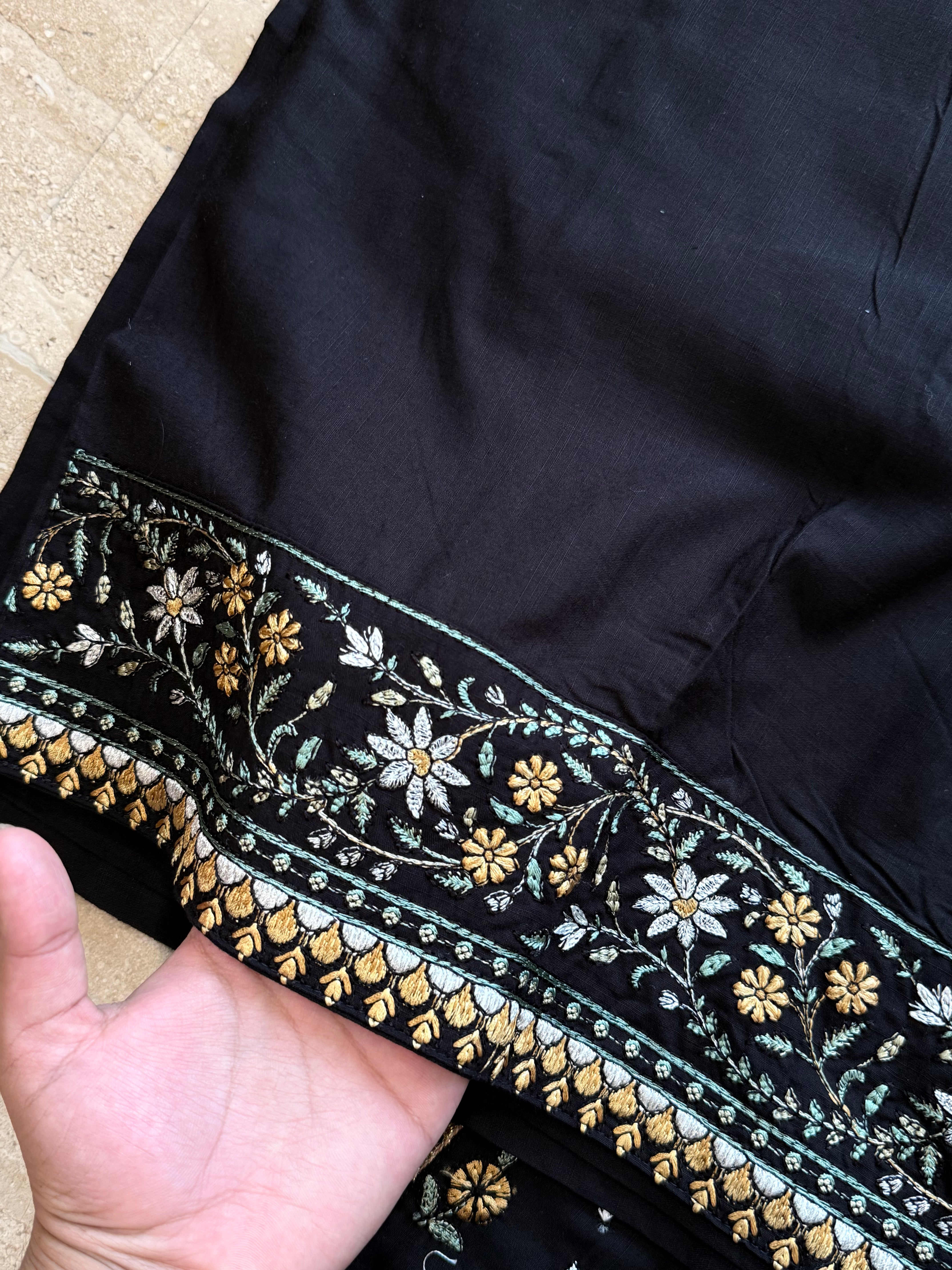 JUGNU LAWN EMBROIDERY SUIT