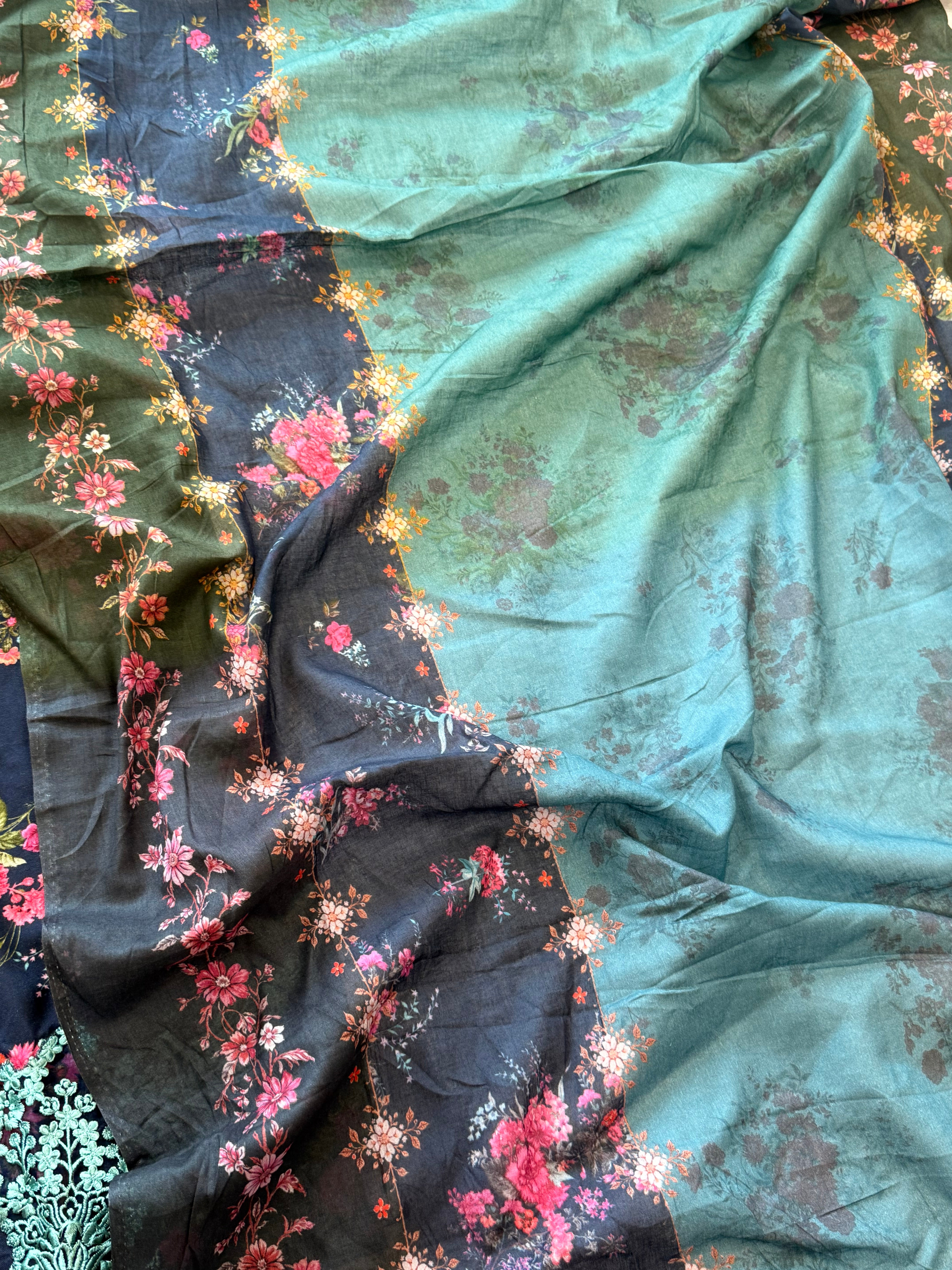 BAROQUE PATCH EMBROIDERY SUIT 4