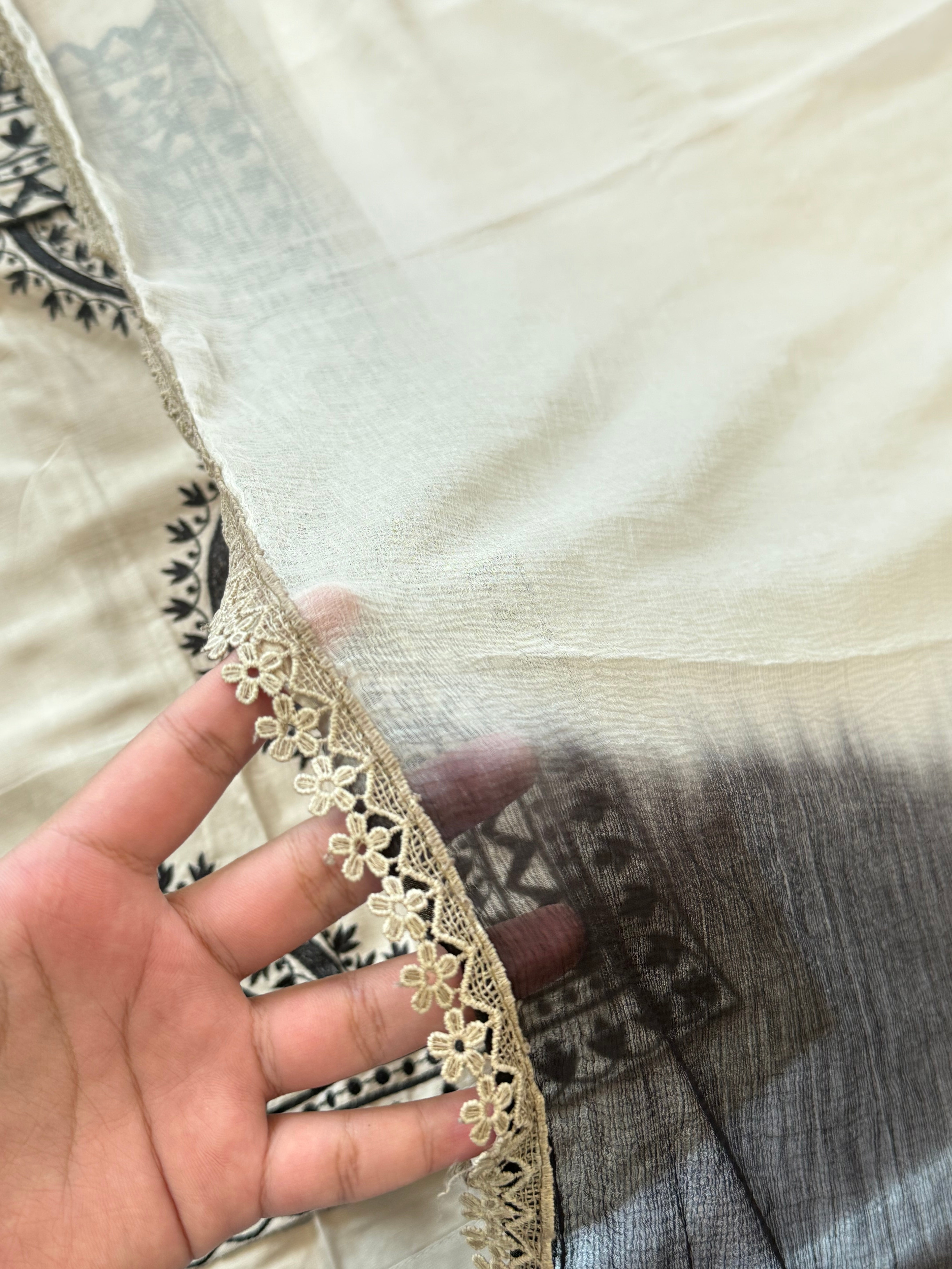IMROZA LAWN EMBROIDERY SUIT 5