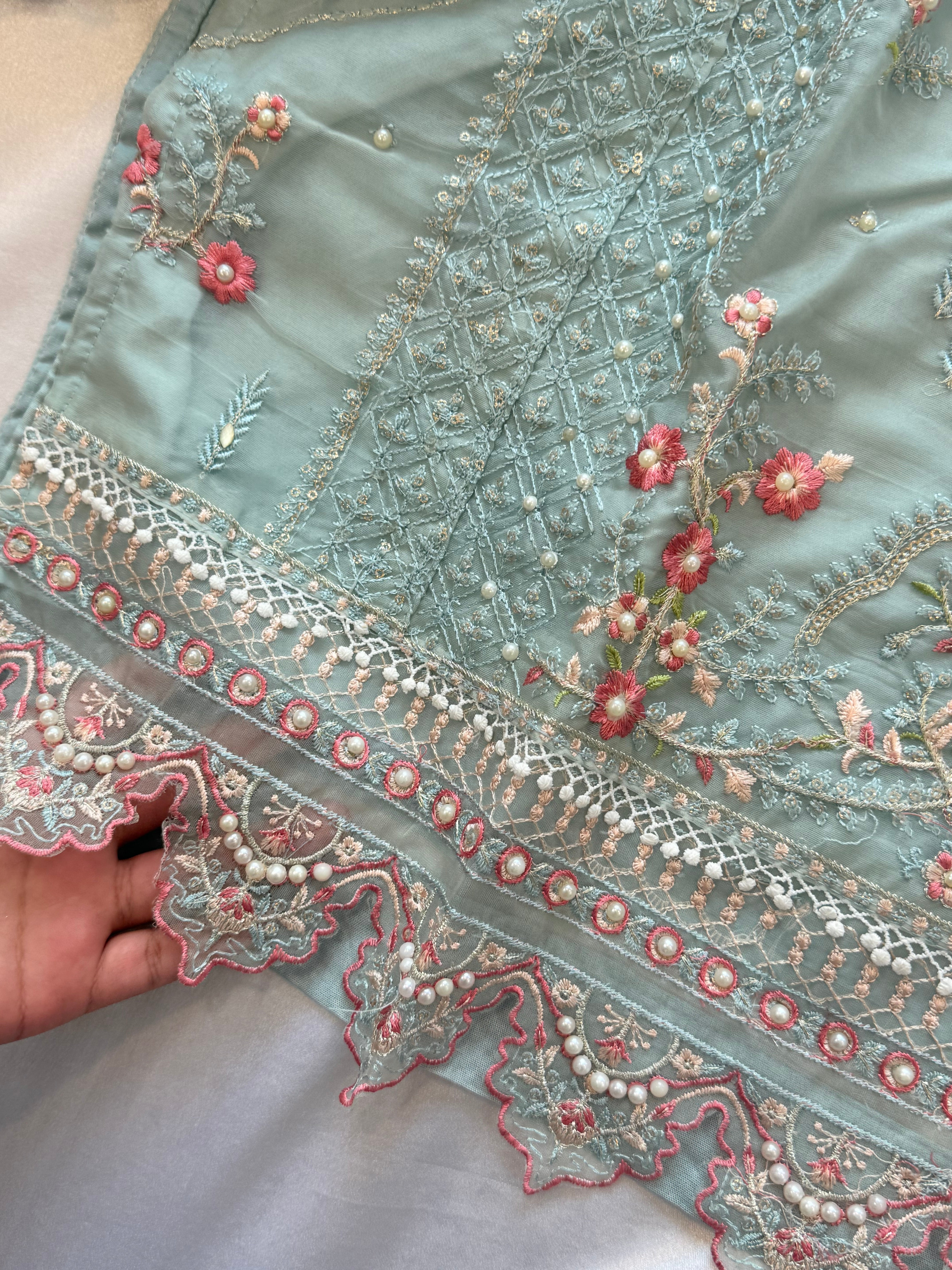 RUHI WHITE ORGANZA SUIT Q