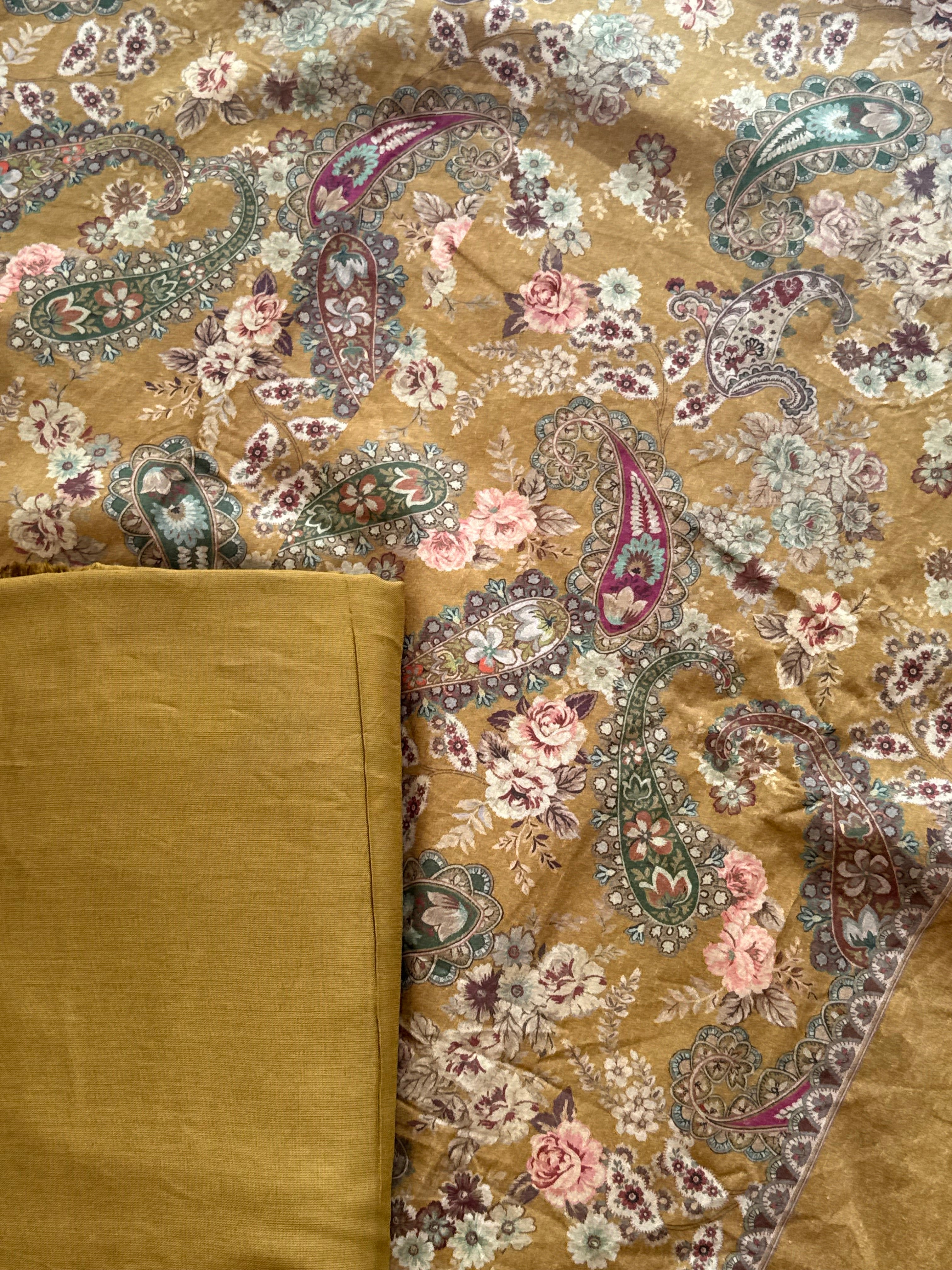 ZAIRA LAWN EMBROIDERY SUIT 4