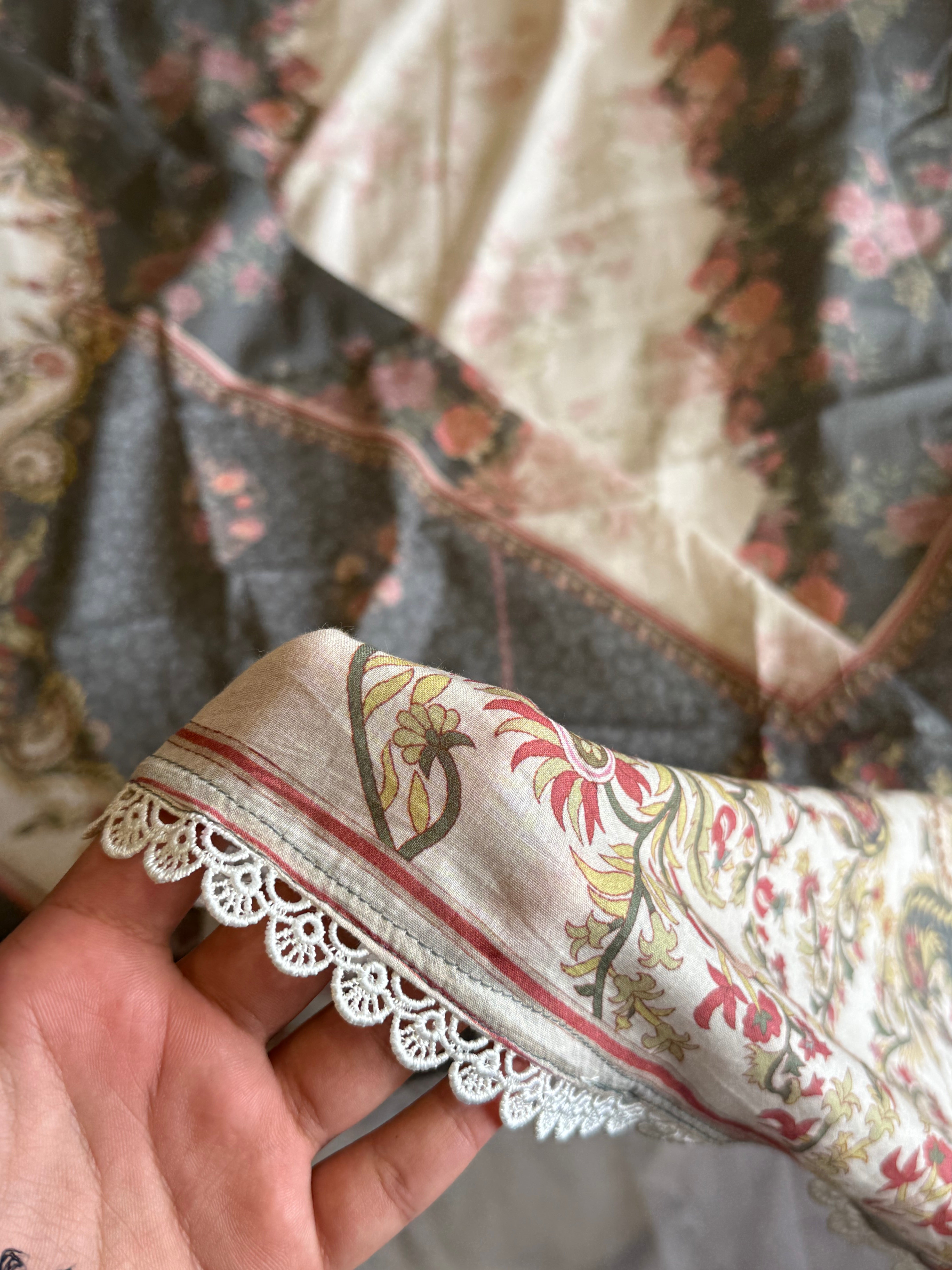 KHYBER LAWN READYMADE EMBROIDERED SUIT 3