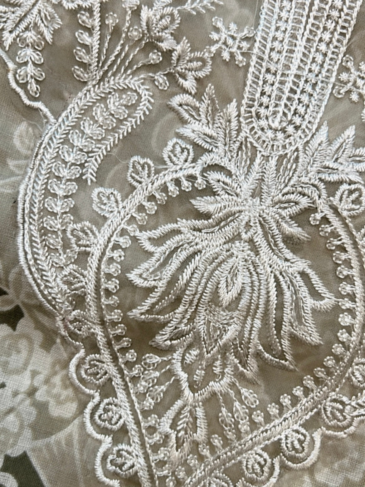 HAALA LAWN EMBROIDERY PATCH SUIT 8 Q