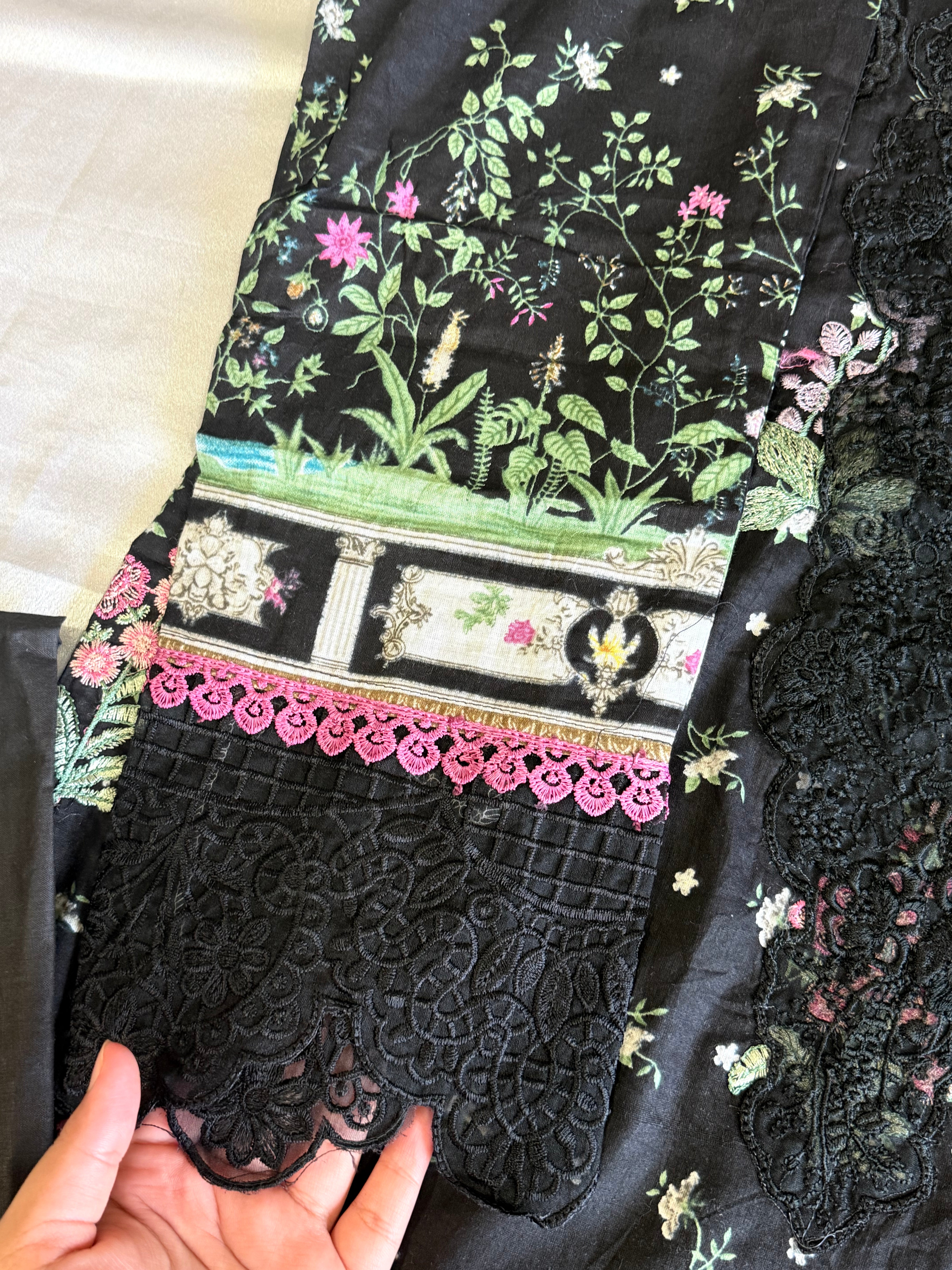 ELAF READYMADE EMBROIDERED SUIT