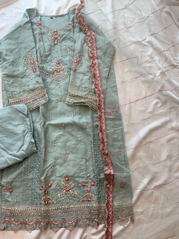 RUHI WHITE ORGANZA SUIT Q