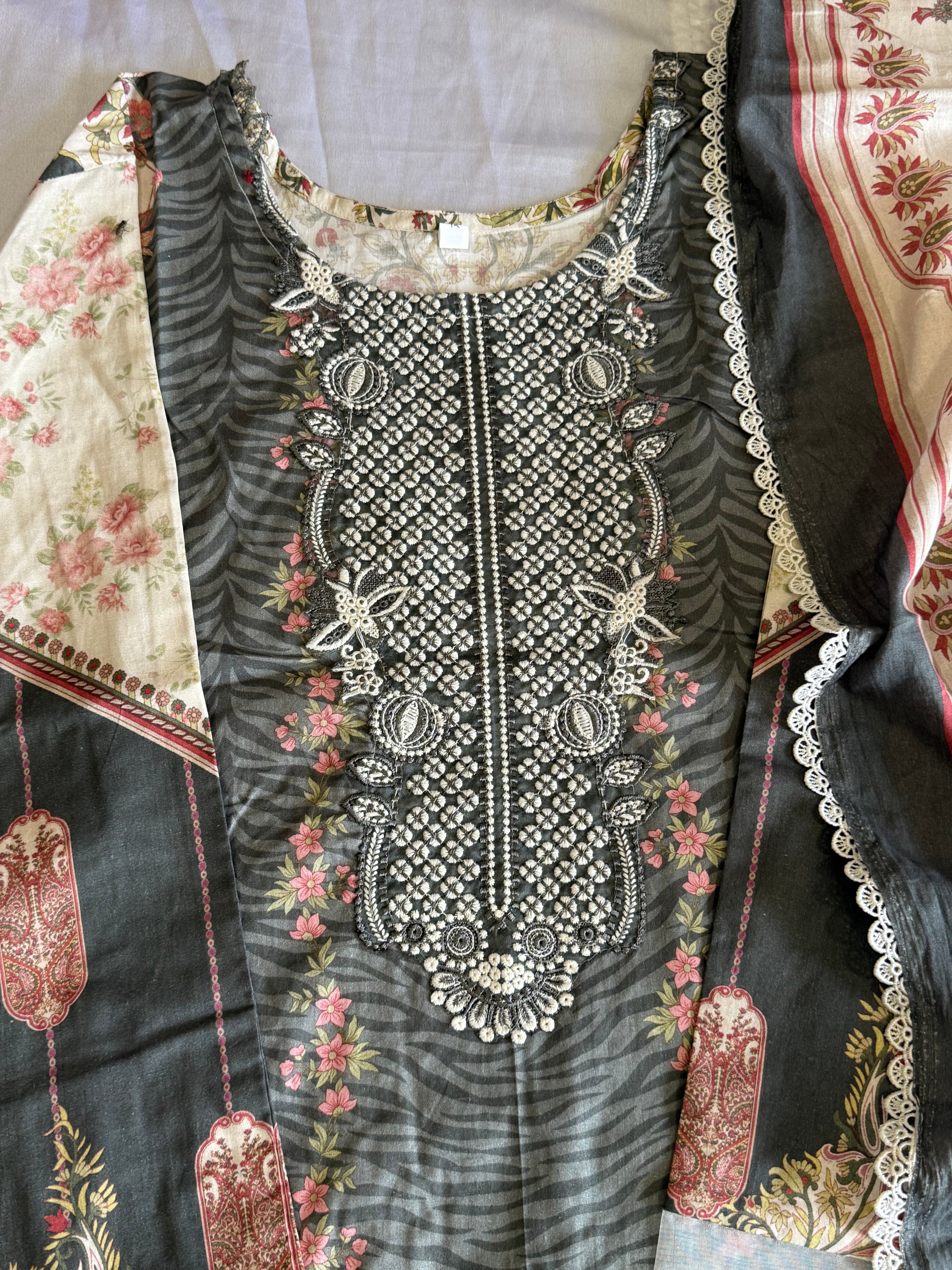 KHYBER LAWN READYMADE EMBROIDERED SUIT 3