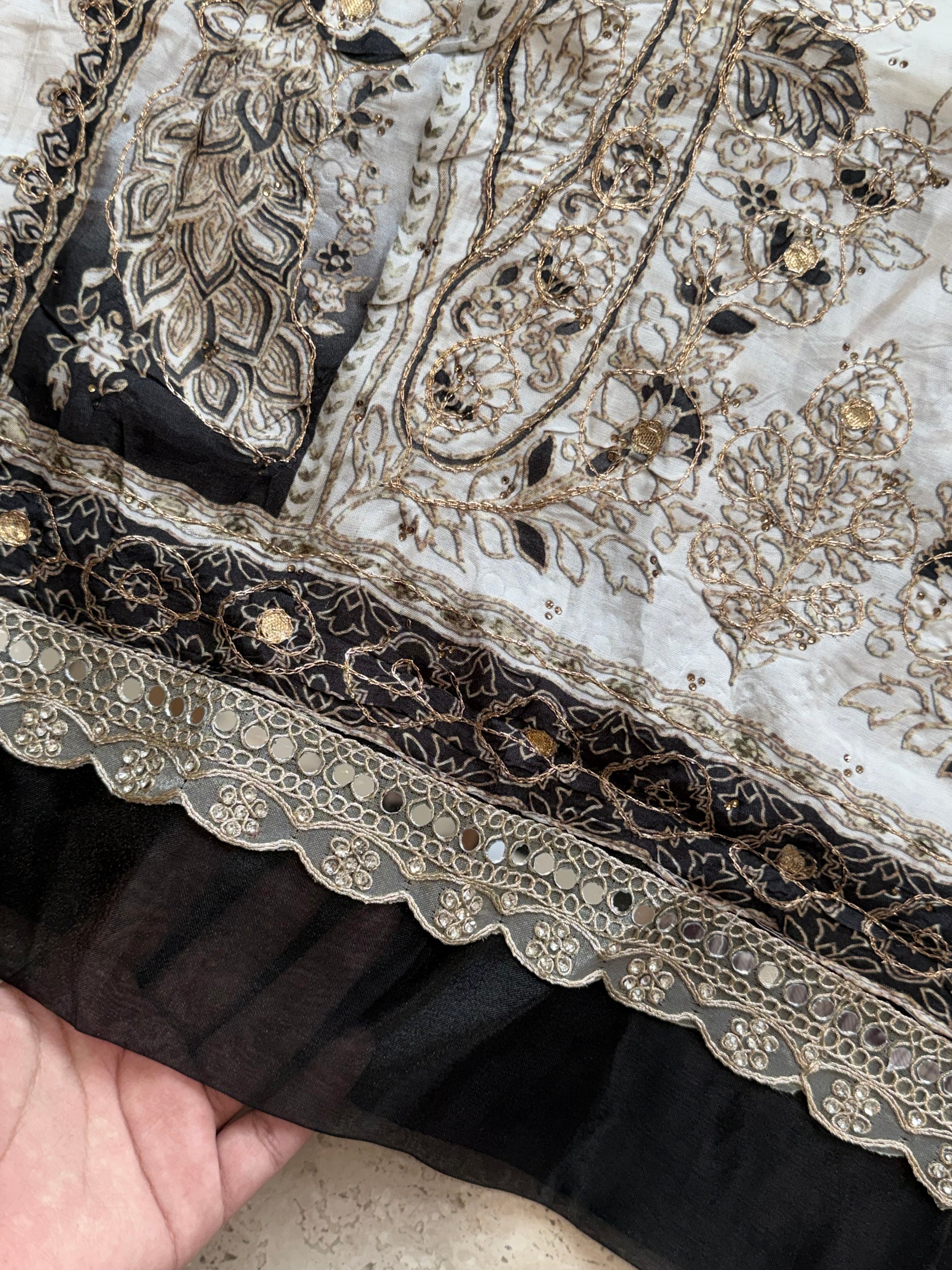 MUSLIN EMBROIDERY READYMADE SUIT