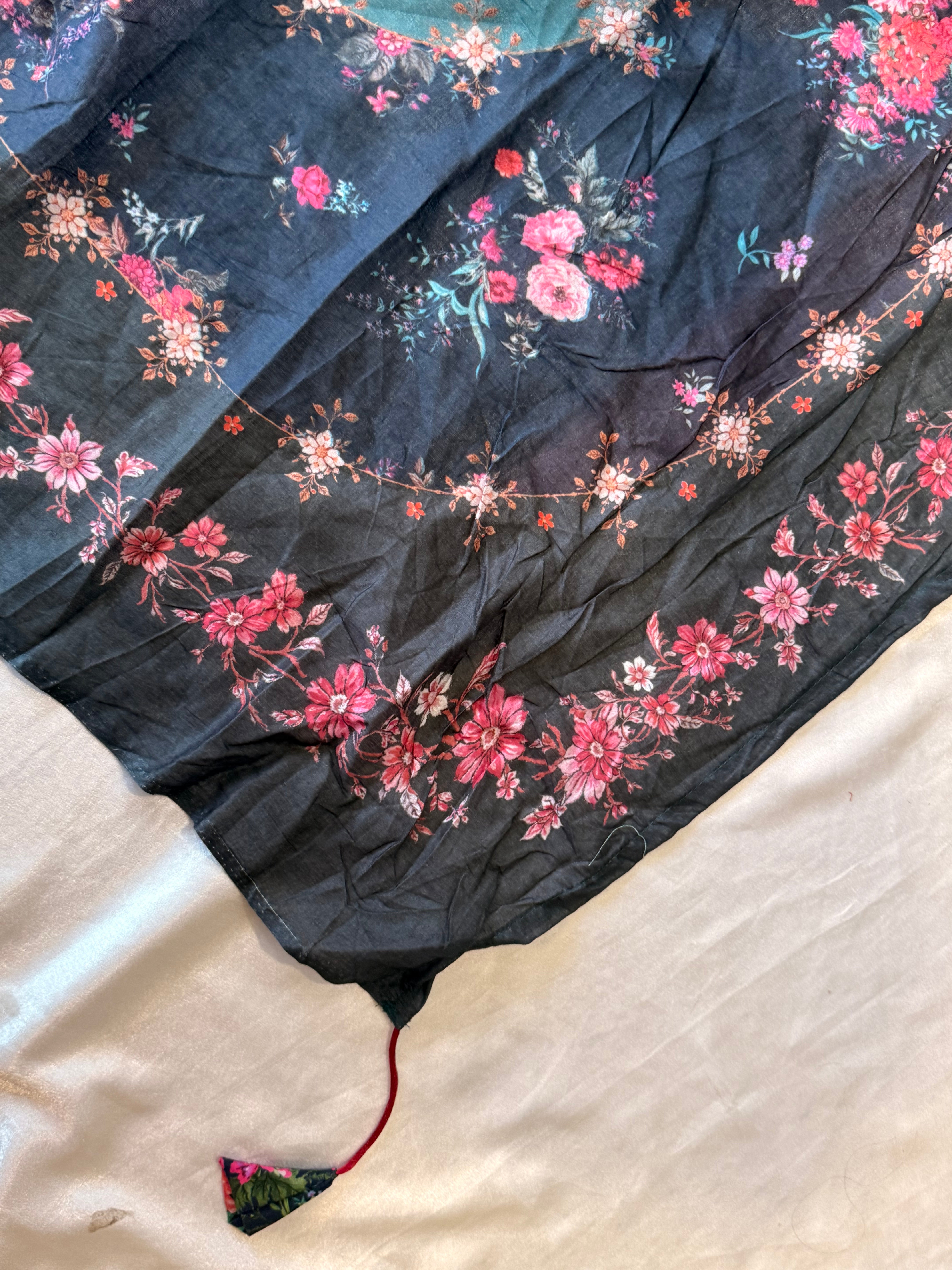BAROQUE PATCH EMBROIDERY SUIT 4