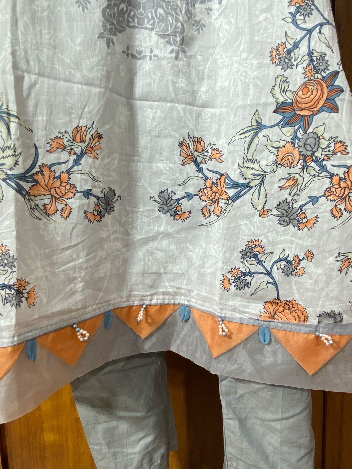 NEEDLE LAWN EMBROIDERY SUIT 4