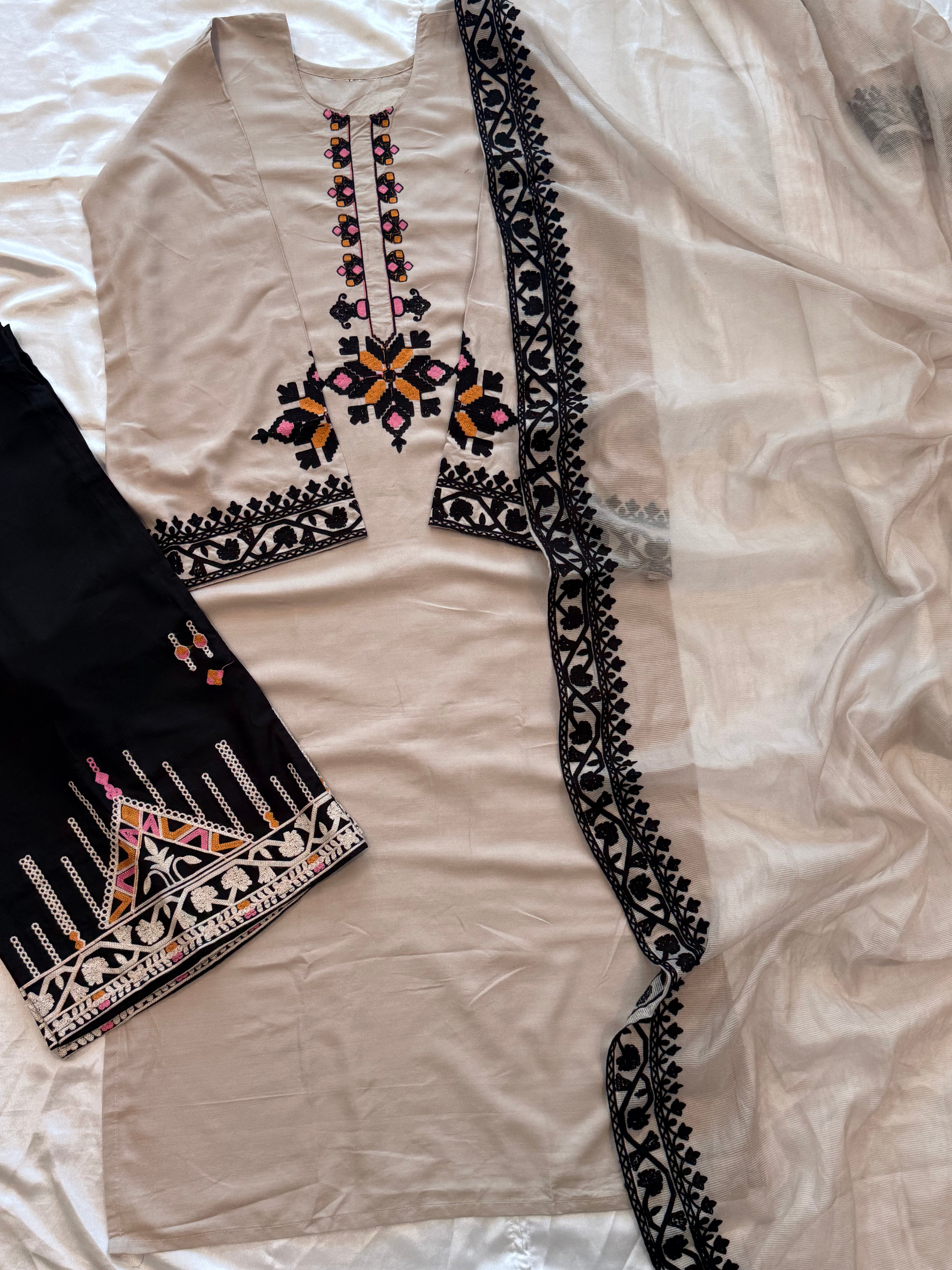 IMROZA LAWN EMBROIDERY SUIT