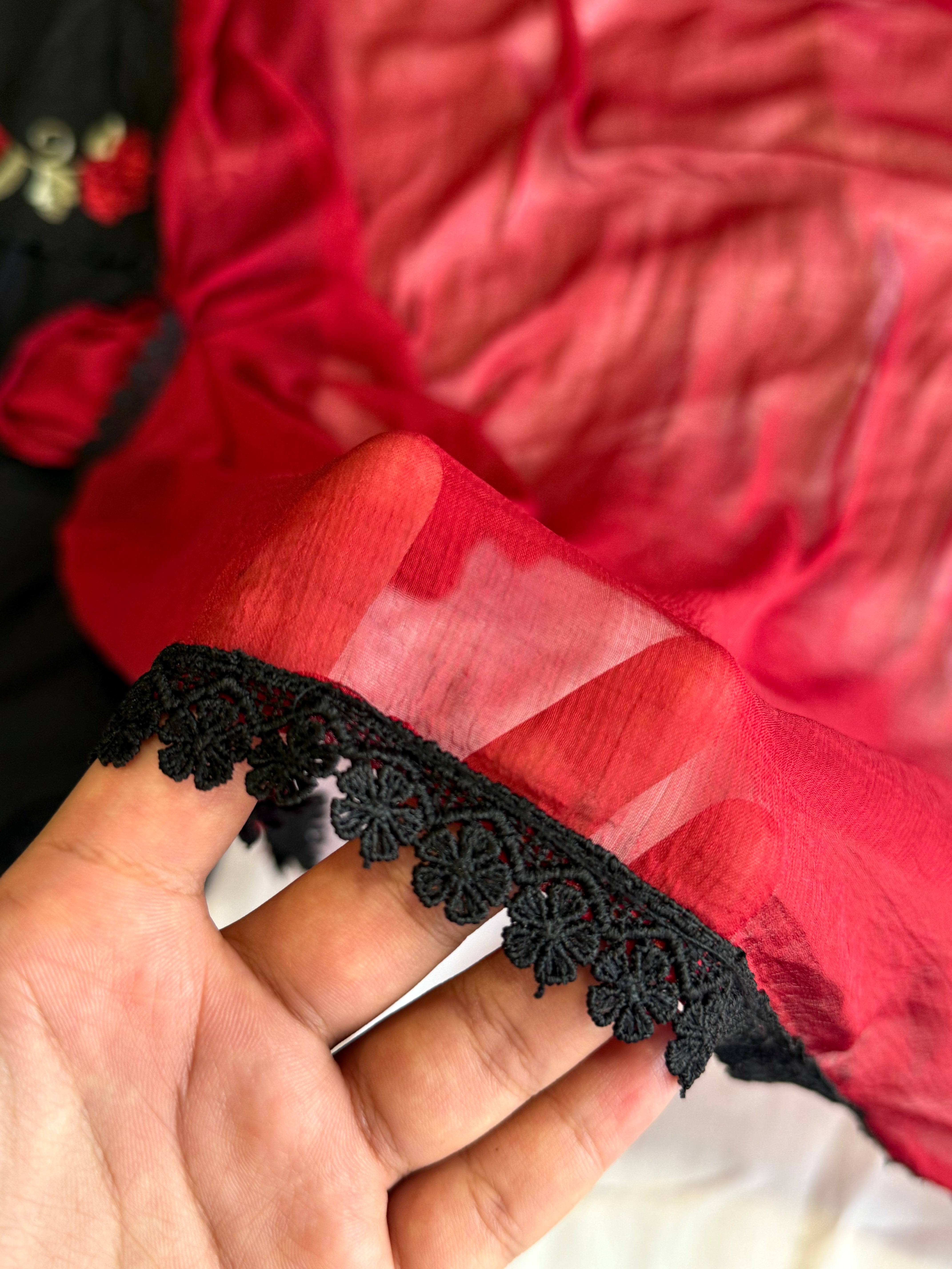 BLACK LAWN FLOWER FARSHI SUIT