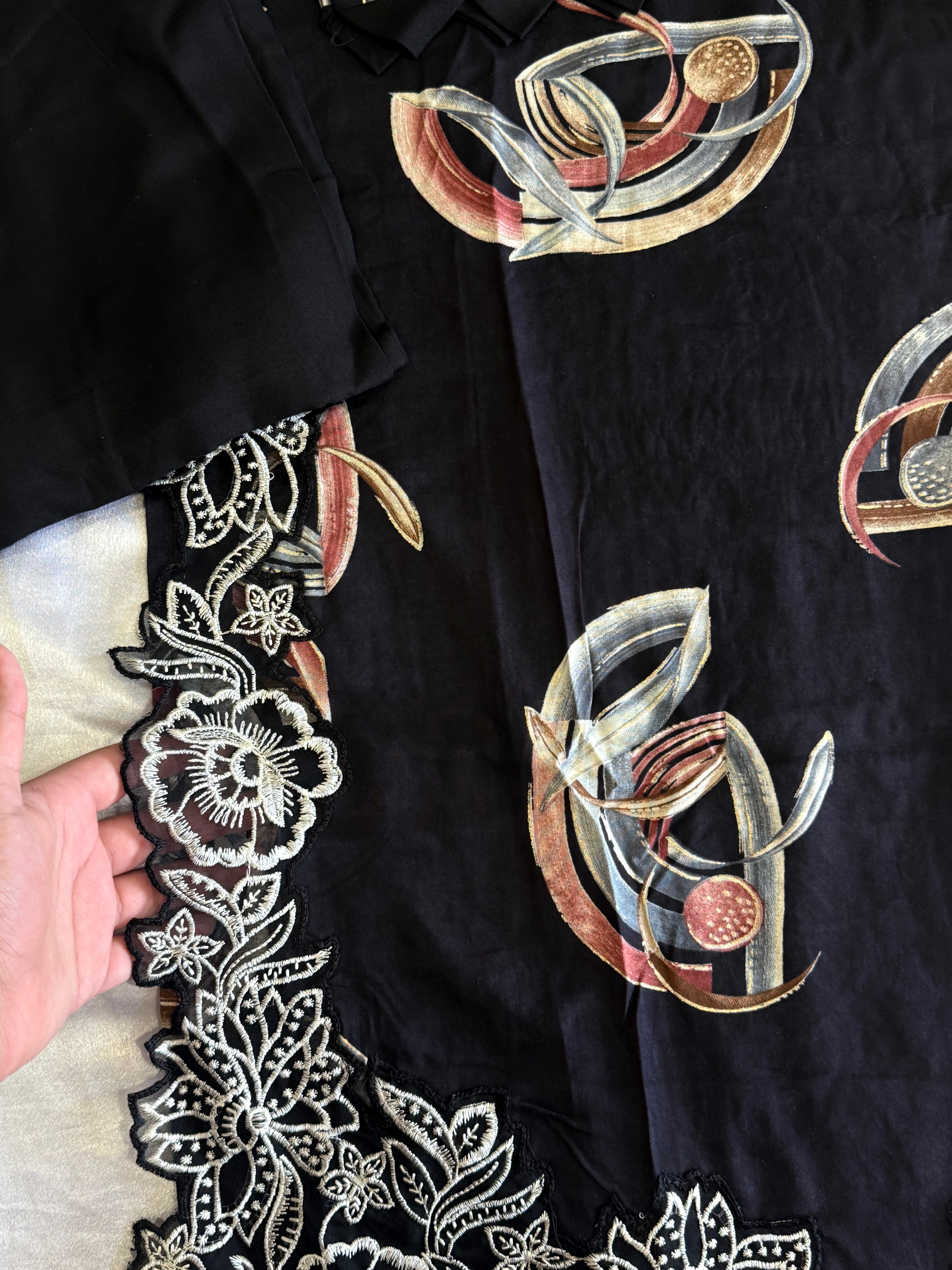 PURE LAWN CUTWORK READYMADE SUIT 4