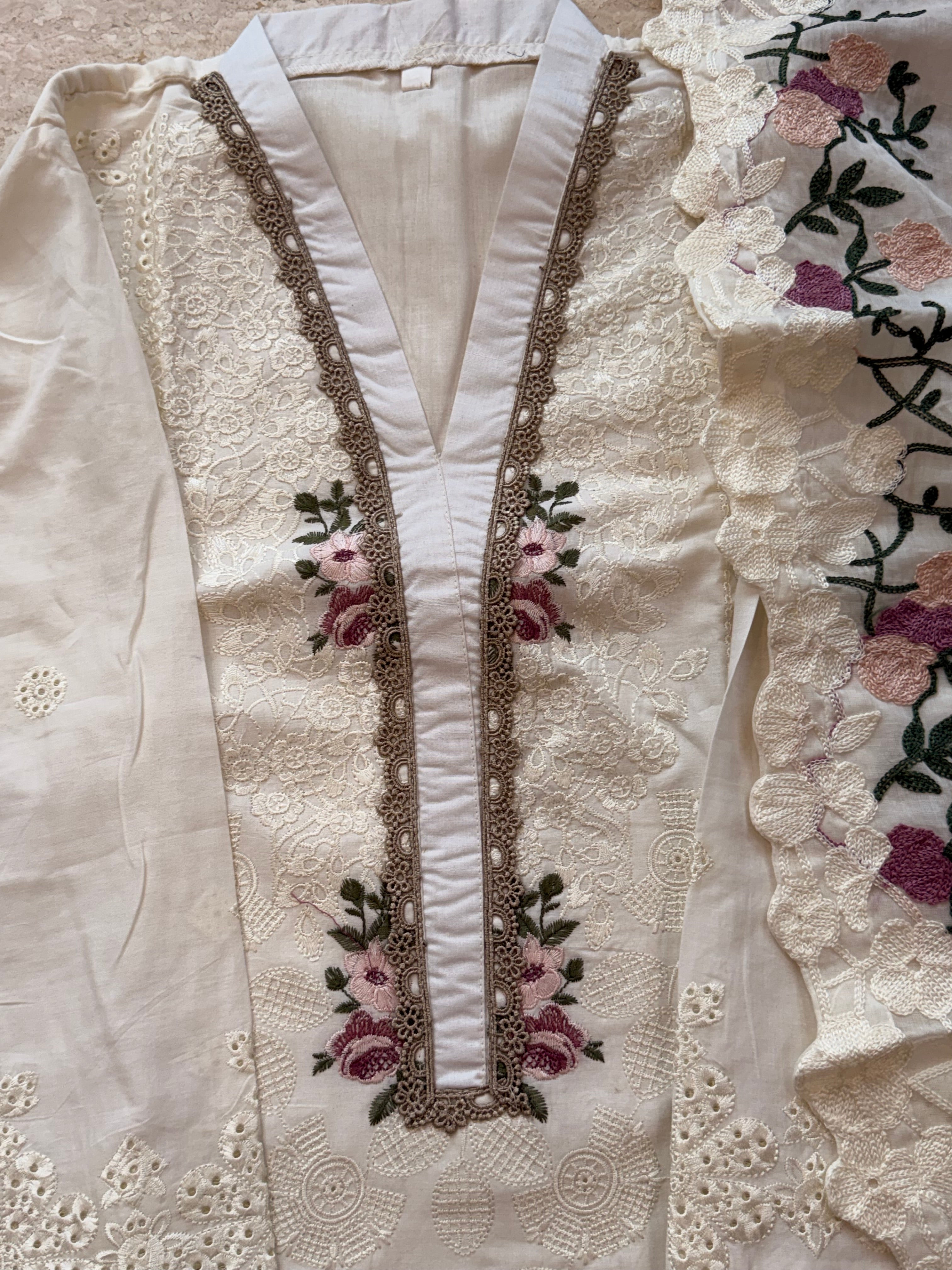 YUMNA OFF-WHITE READYMADE SUIT