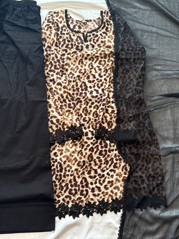 CHEETA FARSHI READYMADE SUIT 3
