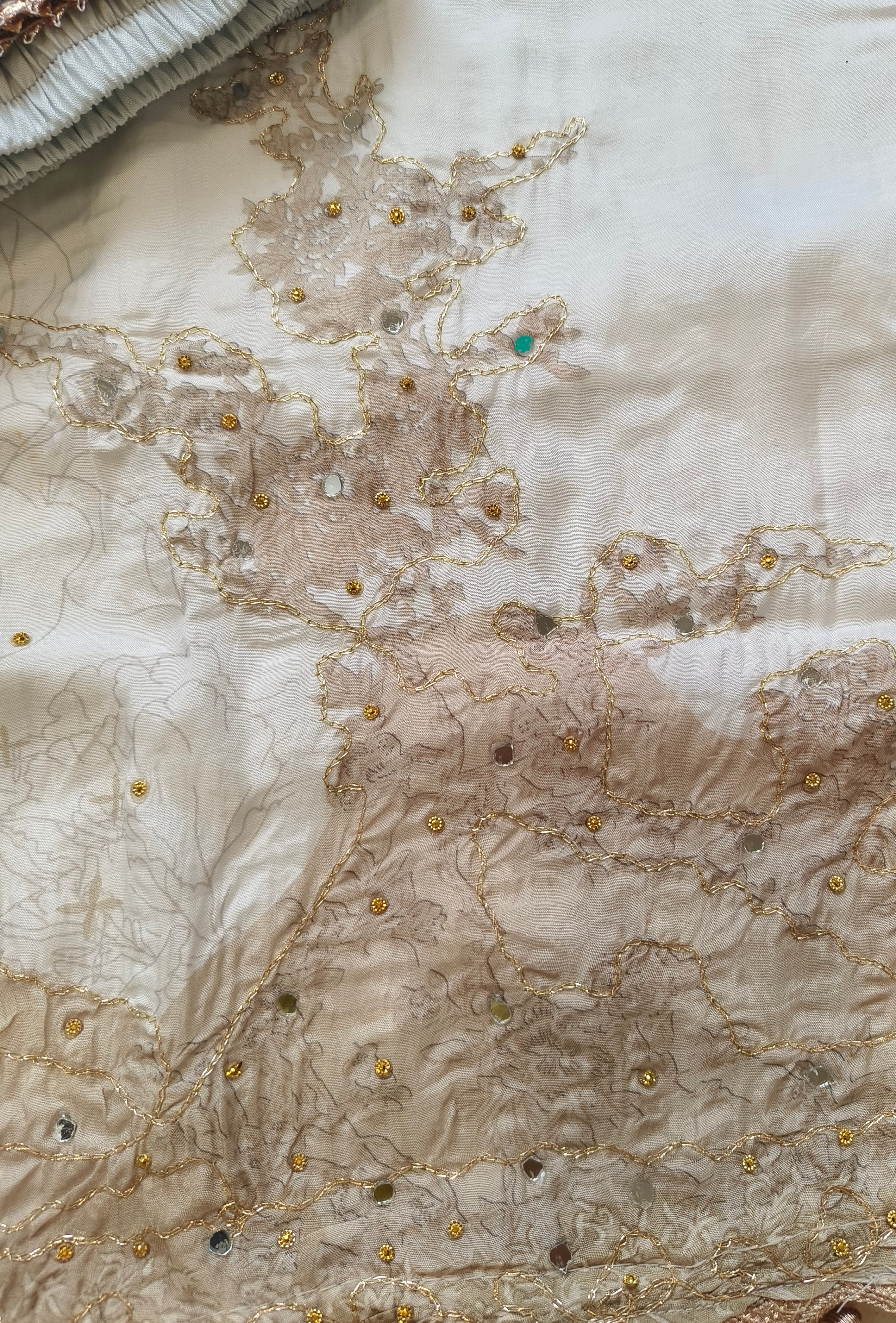WHITE MUSLIN READYMADE SUIT 2