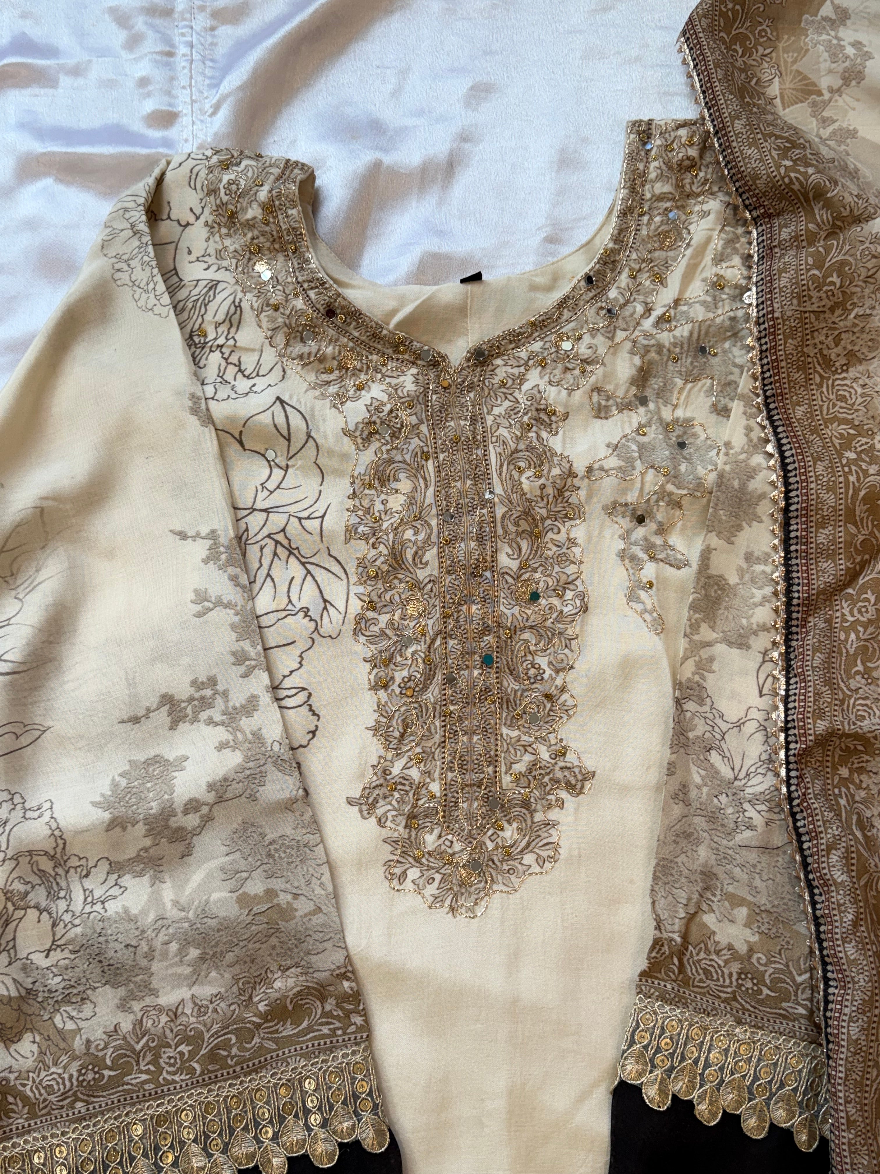 RAHI MUSLIN READYMADE SUIT 13