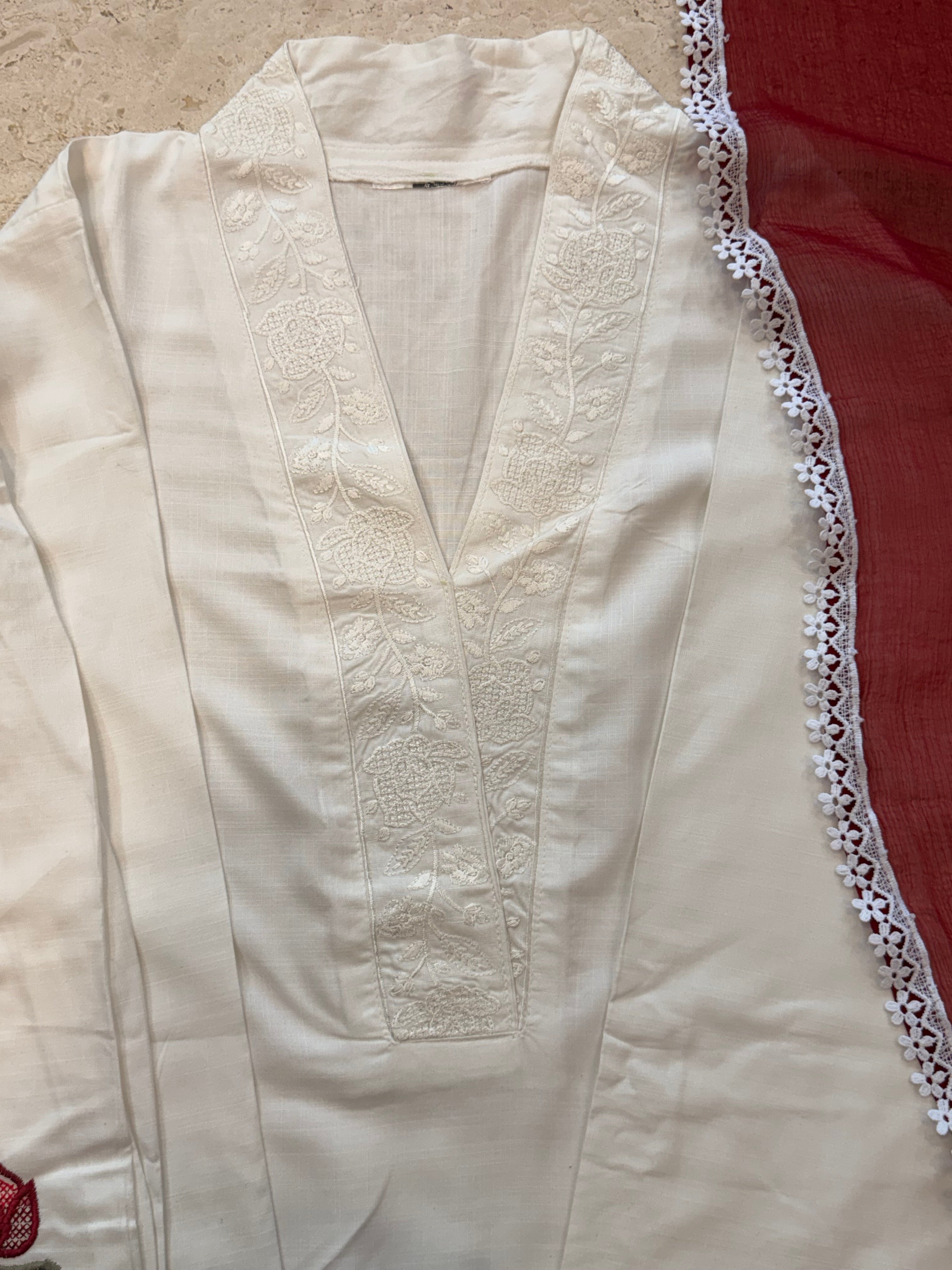 MILKY WHITE LAWN FLOWER FARSHI SUIT