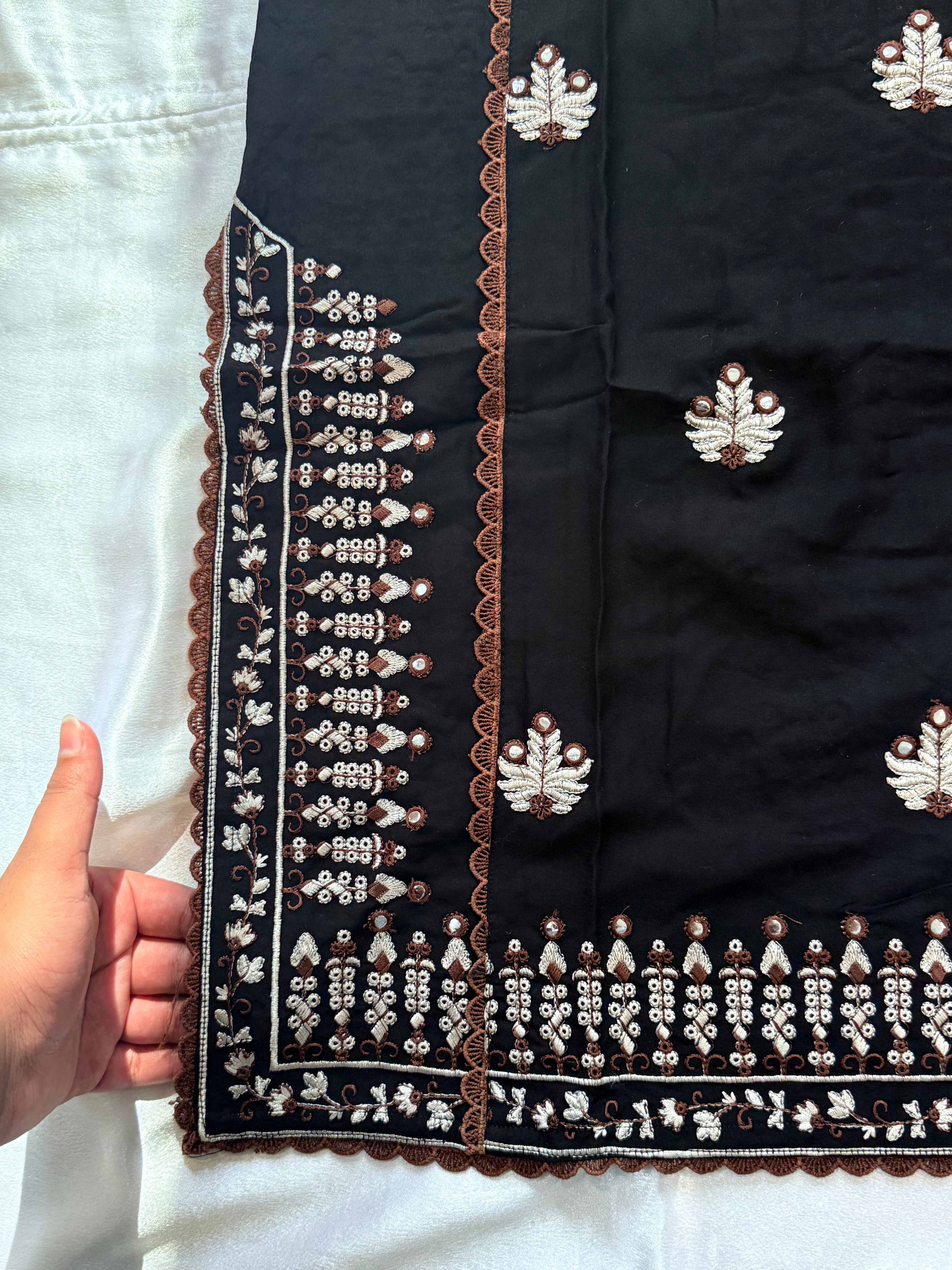 IMROZA LAWN EMBROIDERY SUIT 1001 Q