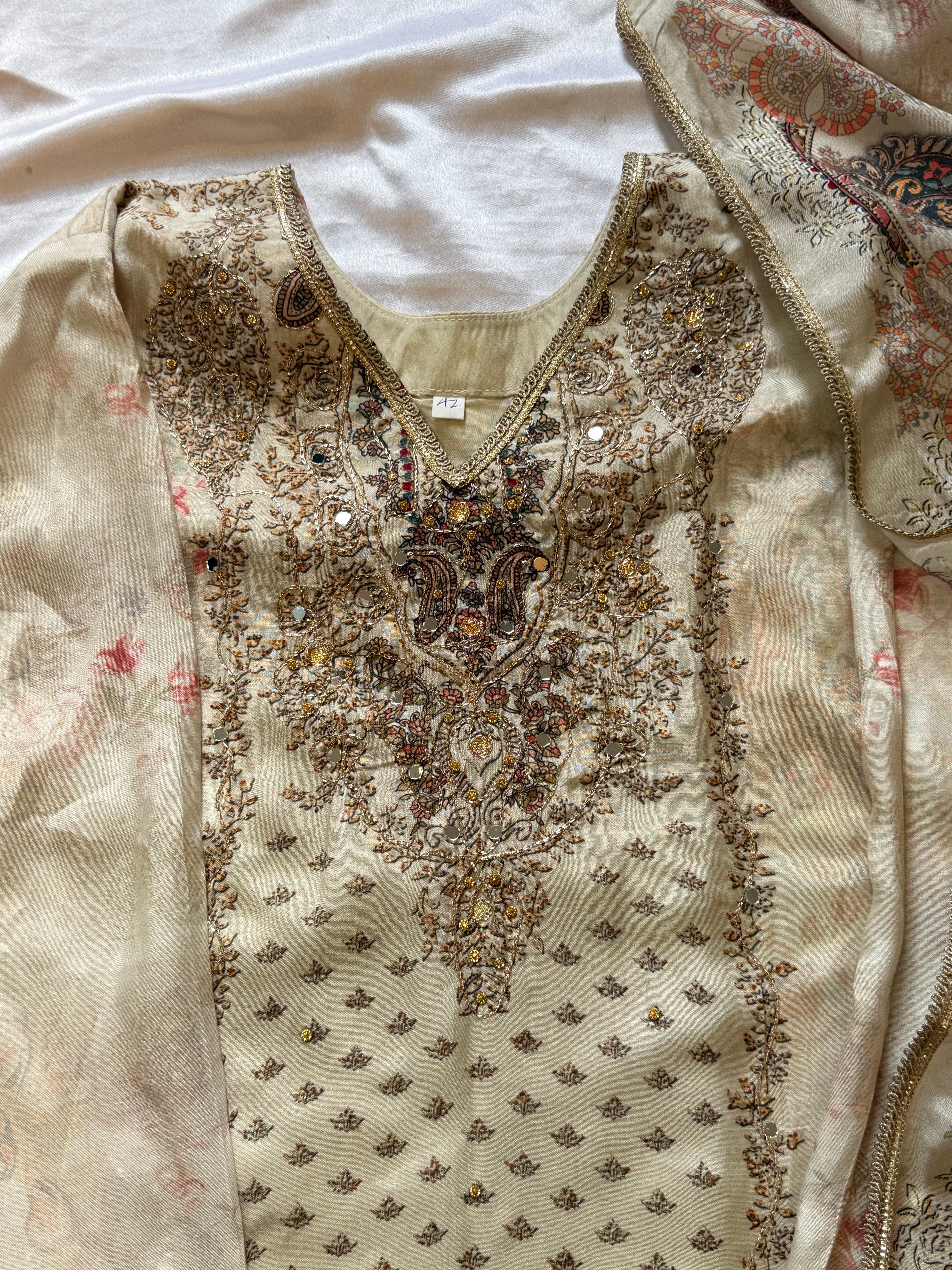 RAHI MUSLIN READYMADE SUIT
