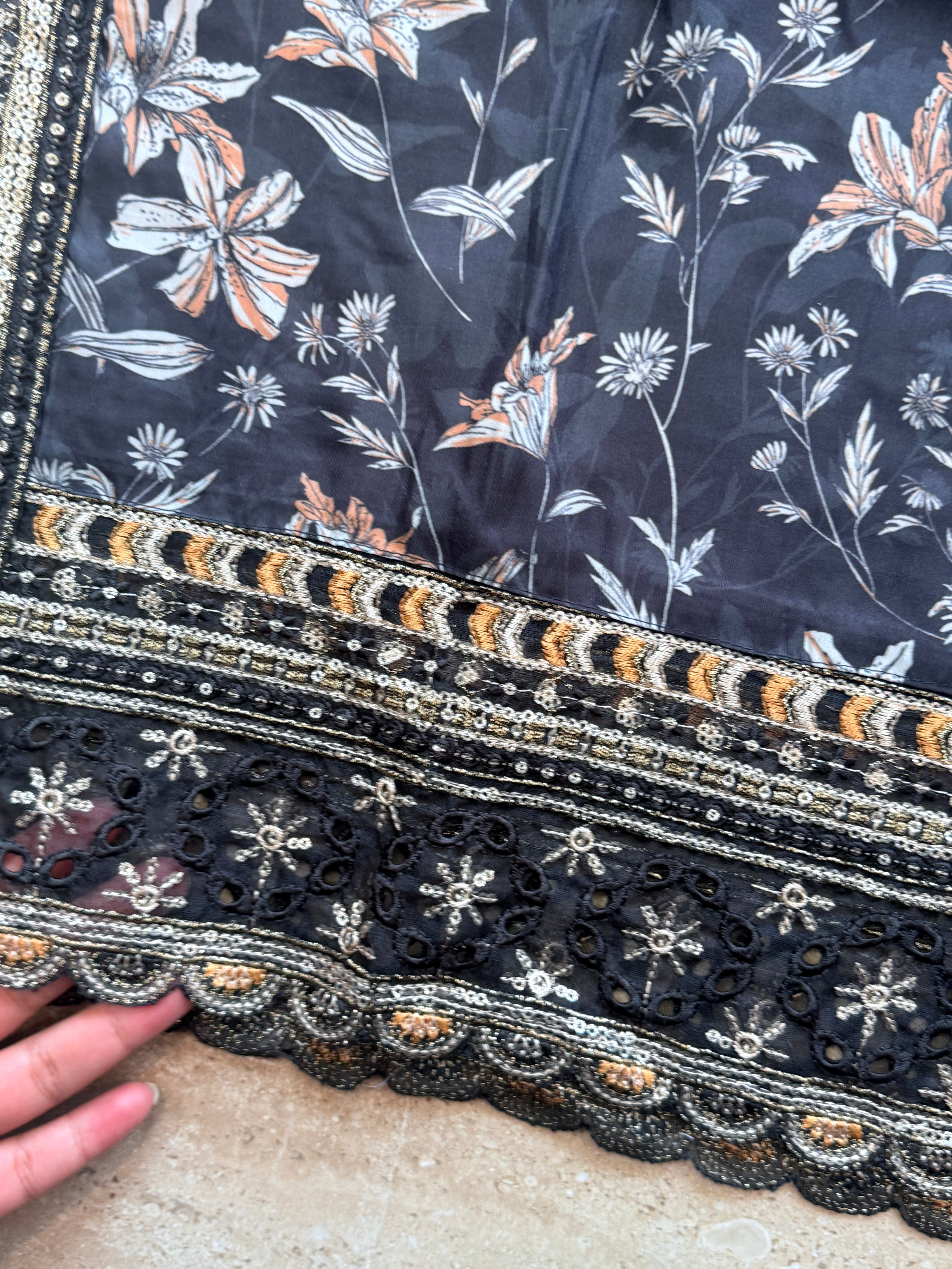 HANIA CREPE FARSHI SHALWAR SUIT 3 Q