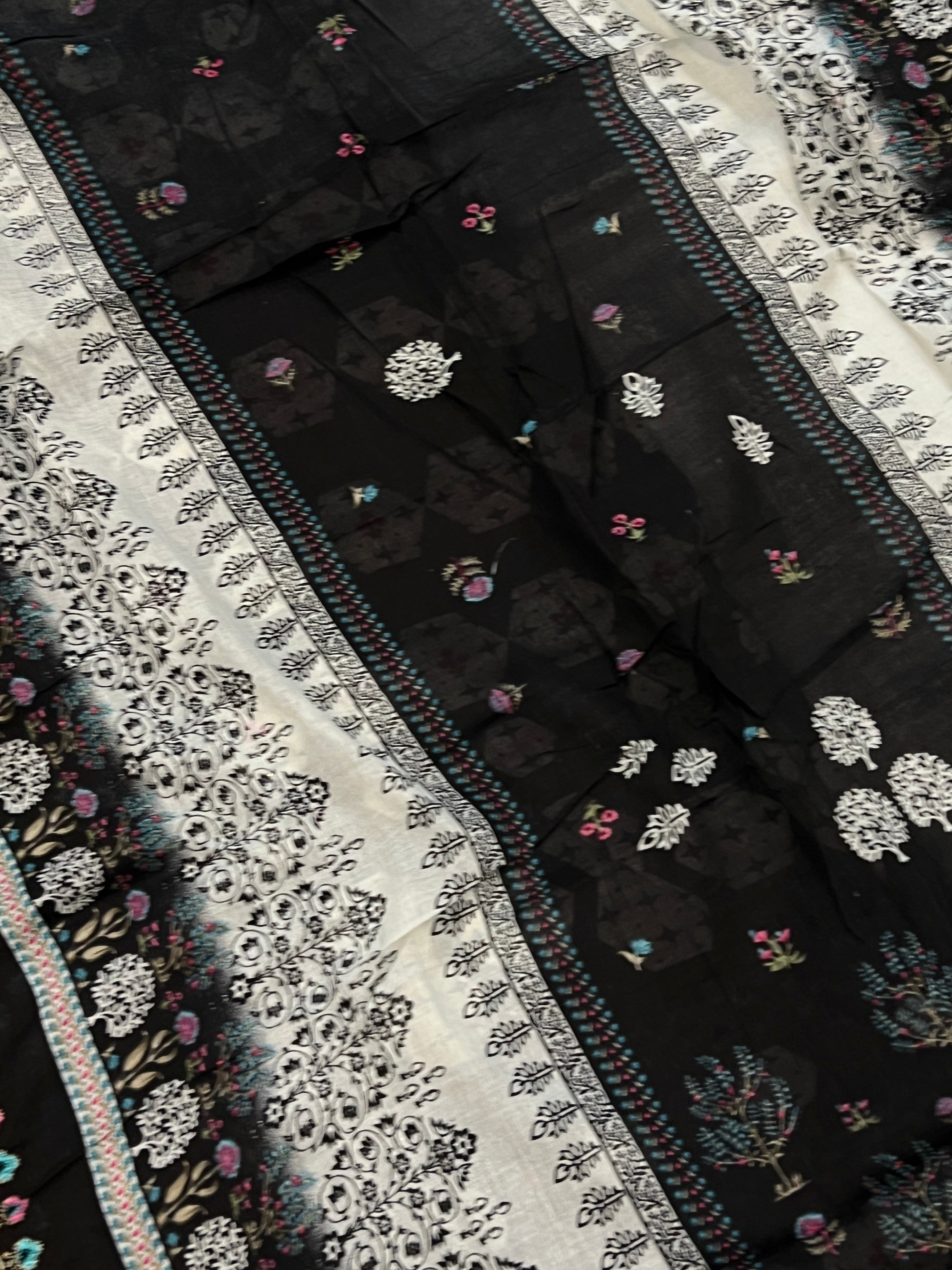 SABA BINSAEED LAWN EMBROIDERY SUIT 2