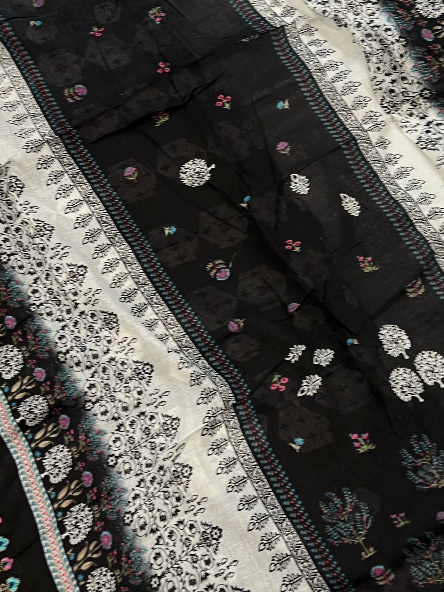 SABA BIN SAEED LAWN EMBROIDERY SUIT 3477 Q