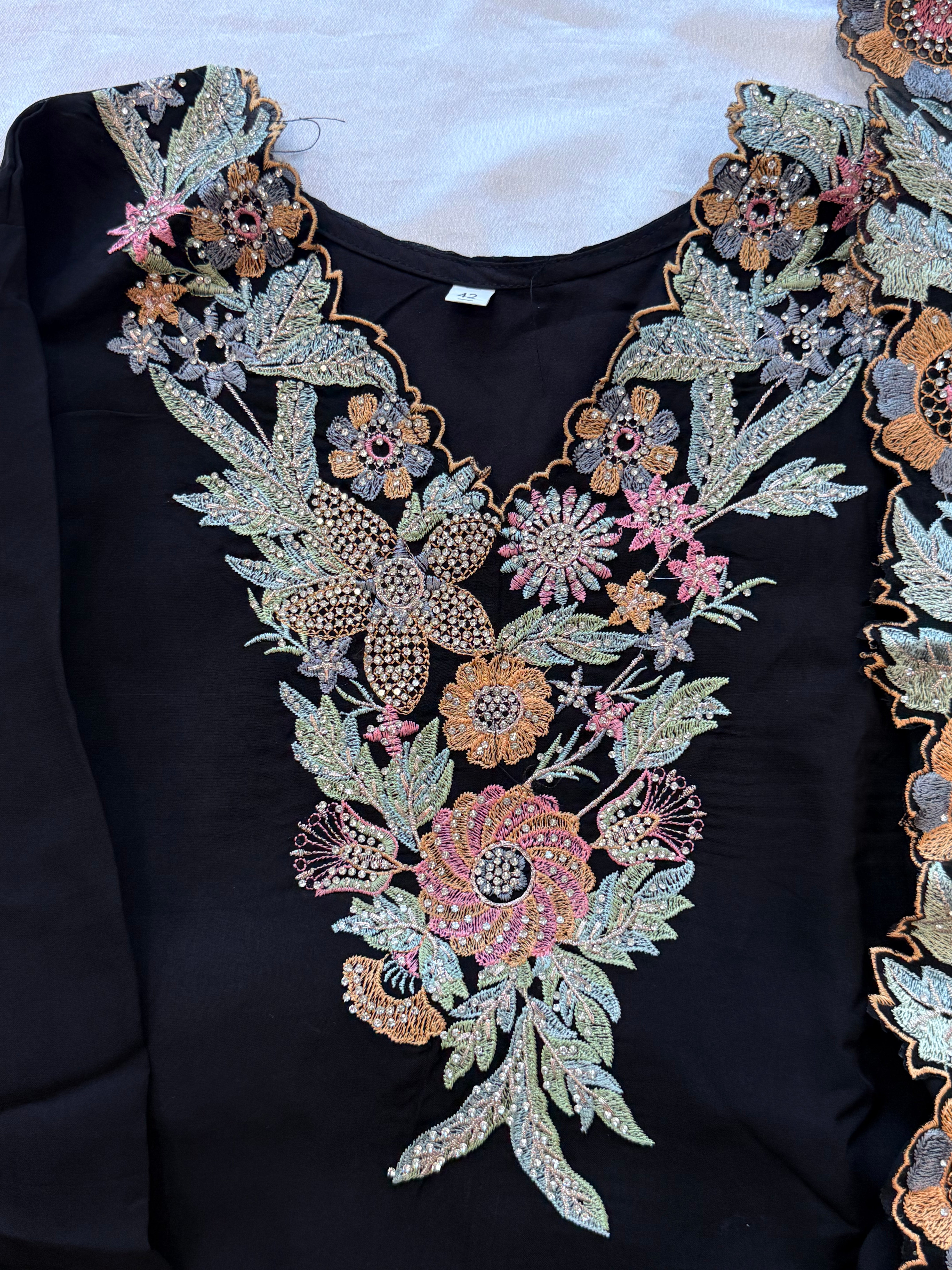 AFREEN FARSHI HANDWORK SUIT 2