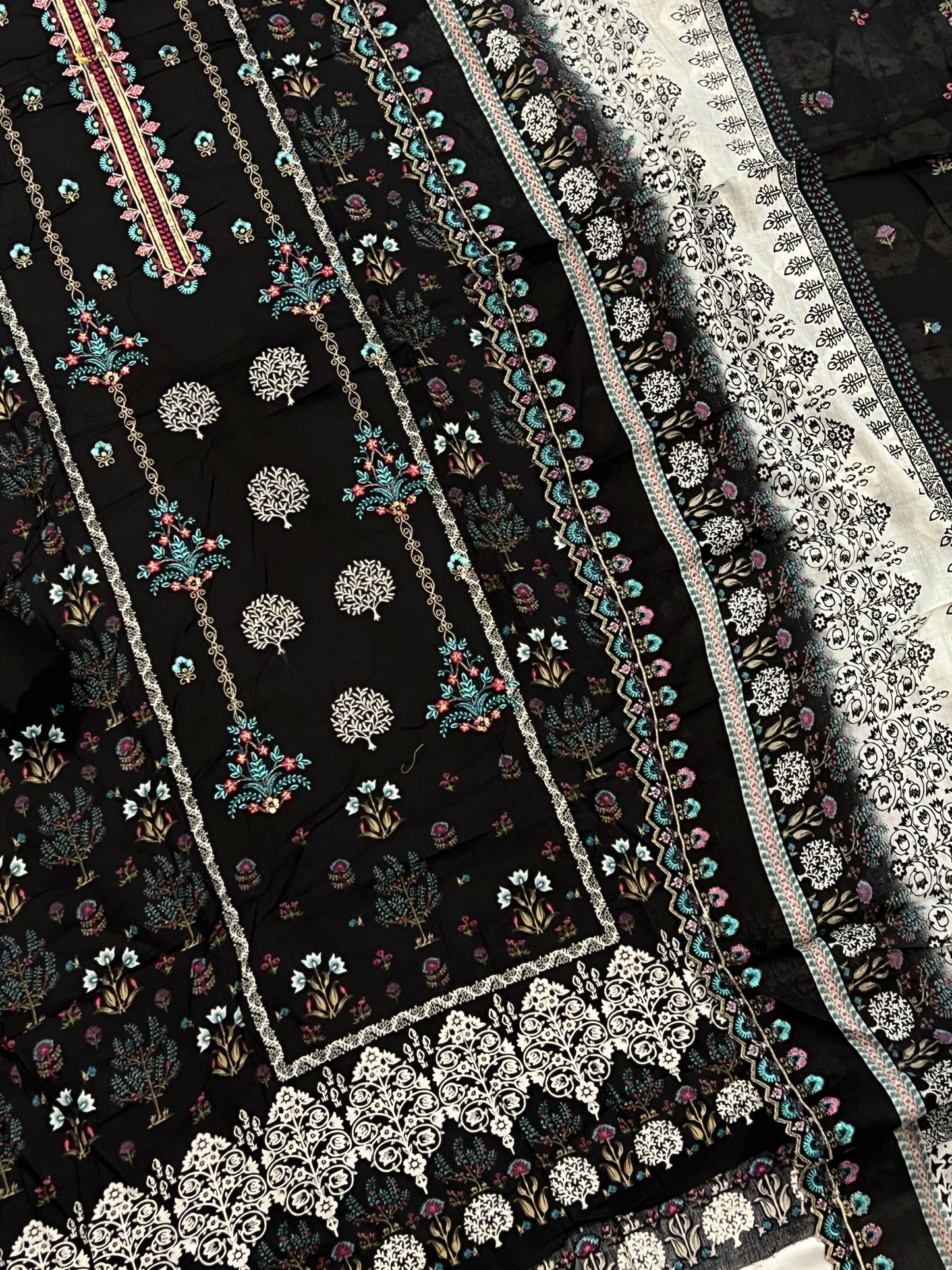 SABA BIN SAEED LAWN EMBROIDERY SUIT 3477 Q