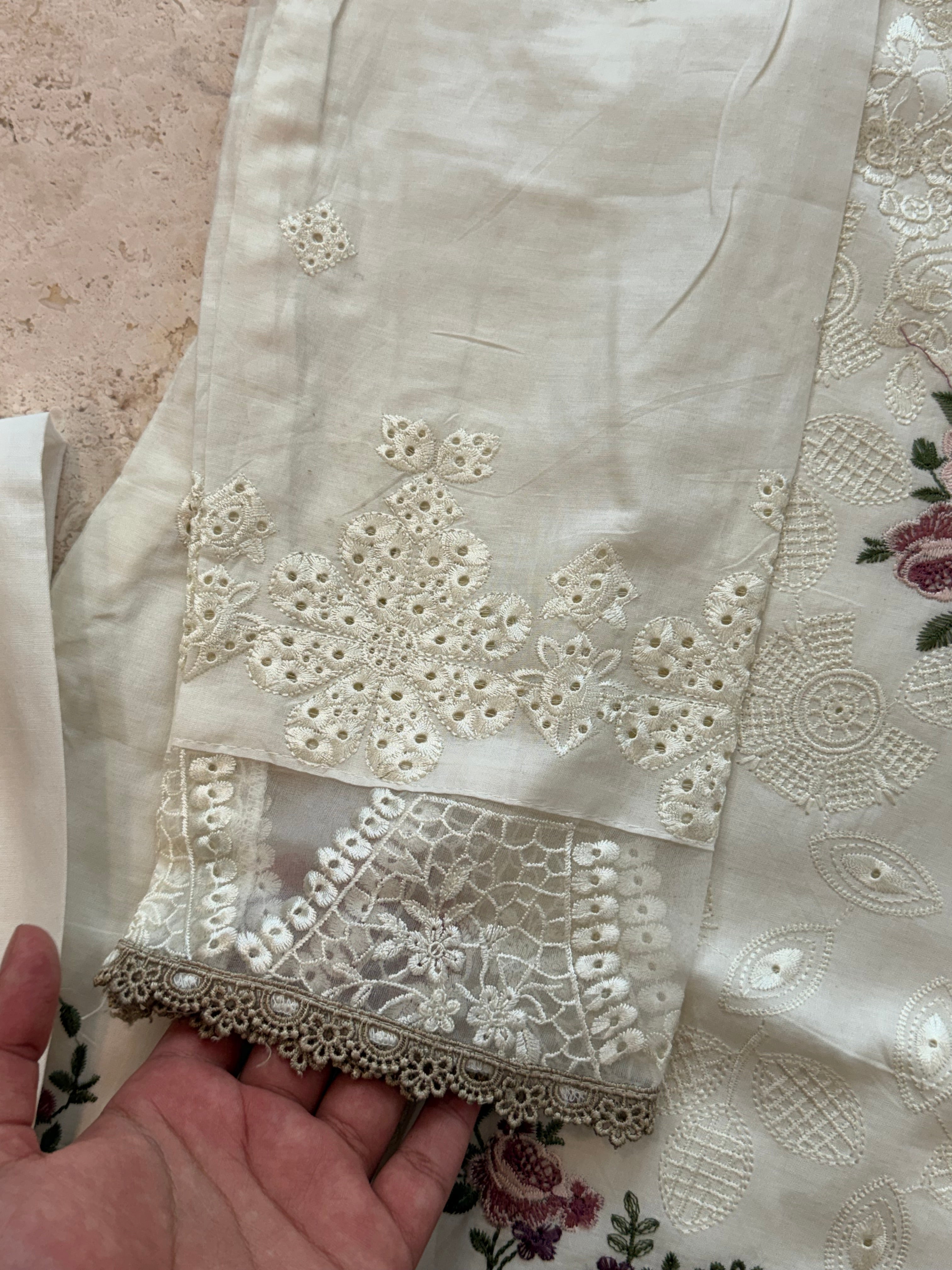 YUMNA OFF-WHITE READYMADE SUIT