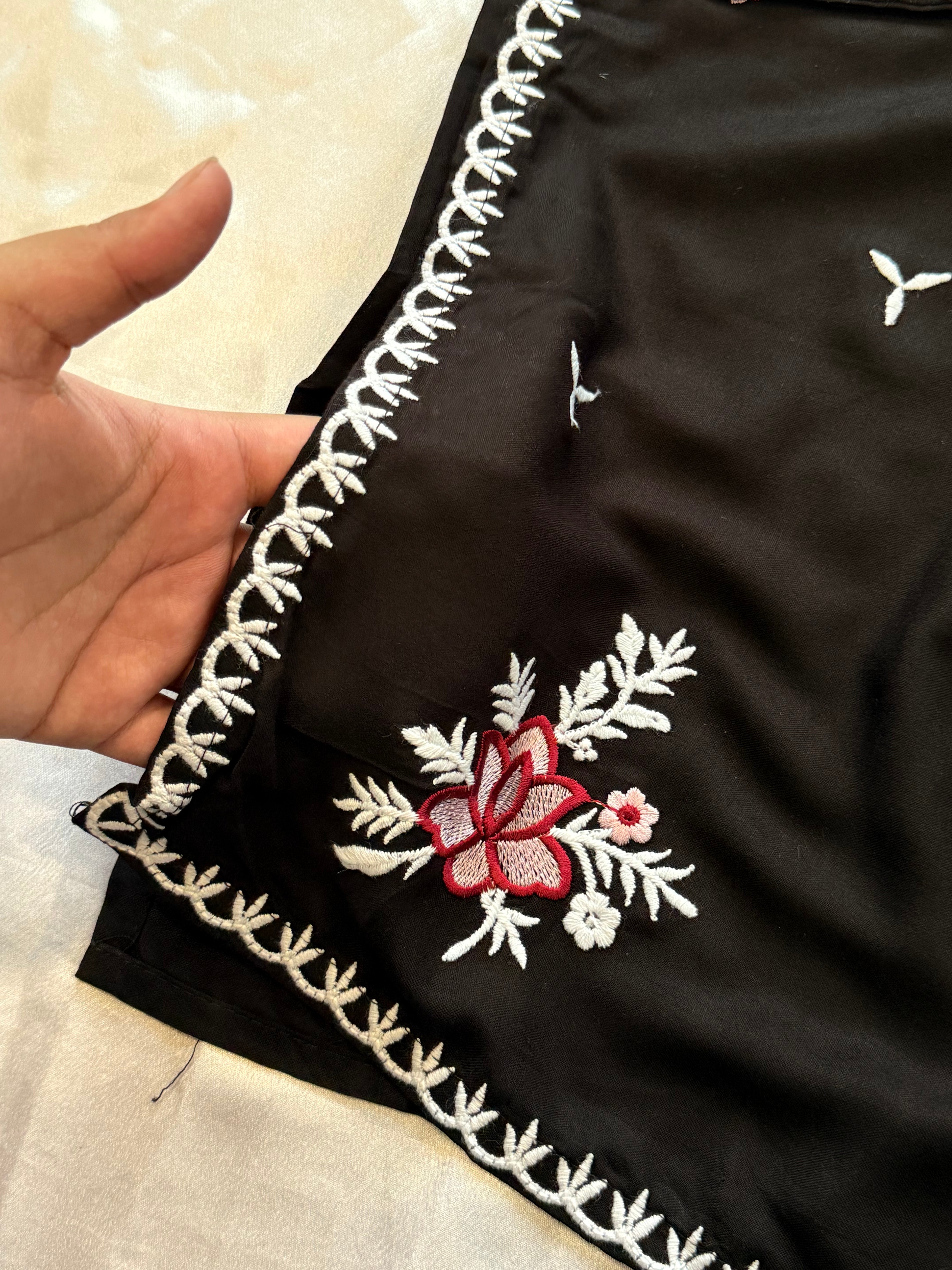 DUREFISHAN FARSHI SHALWAR SET