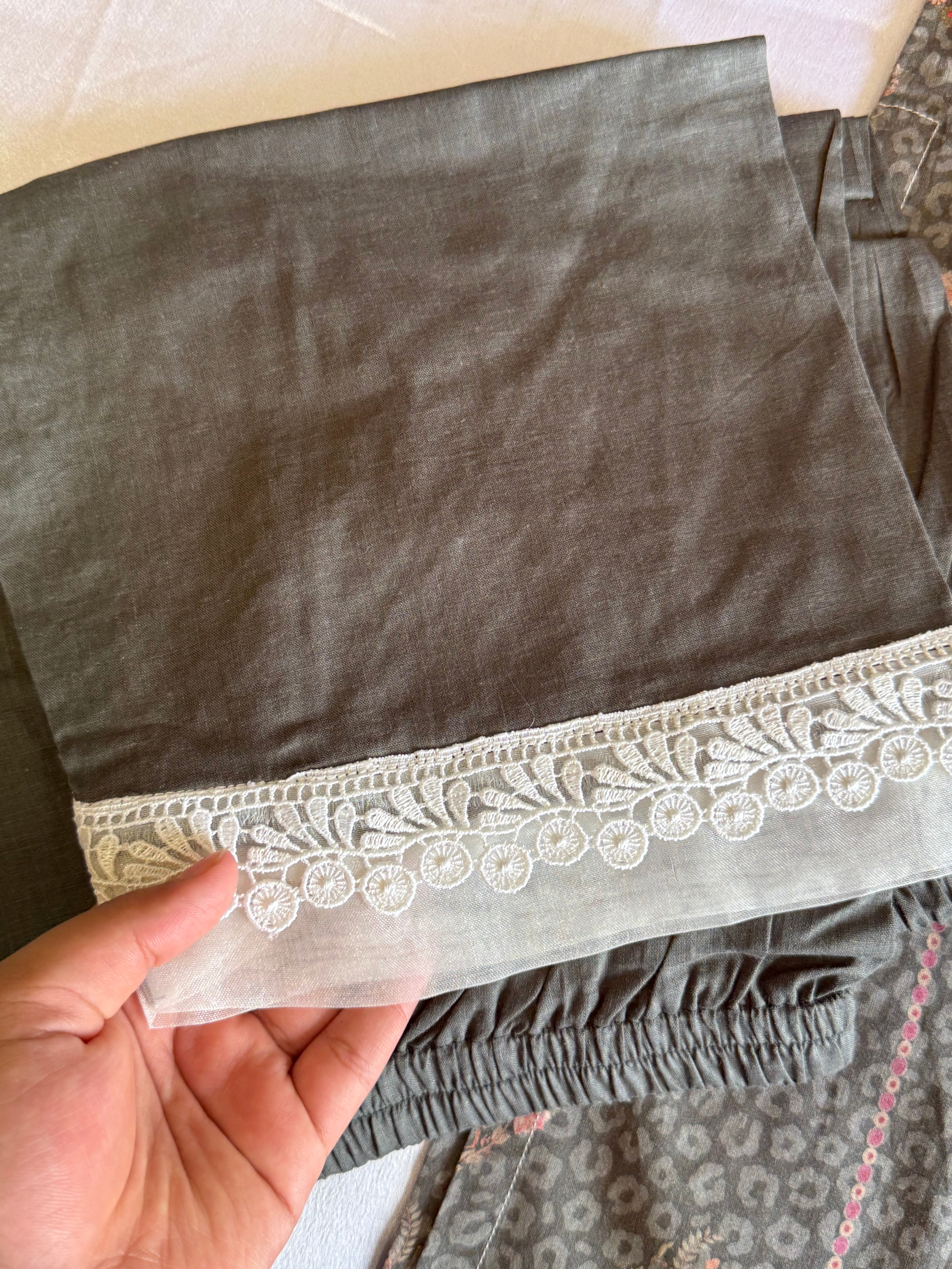 KHYBER LAWN READYMADE EMBROIDERED SUIT 3