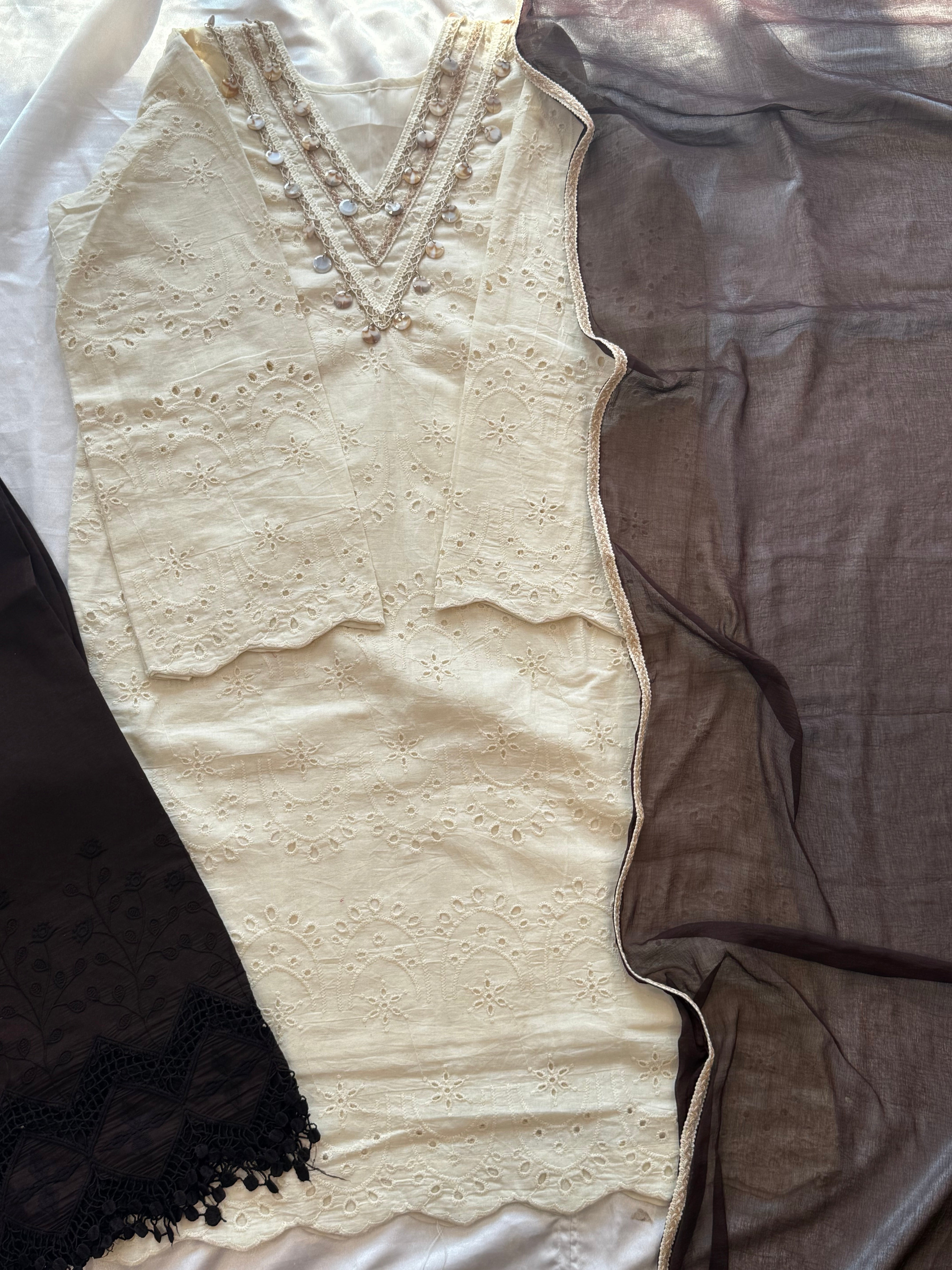 HAKOBA FARSHI SHALWAR SUIT 2